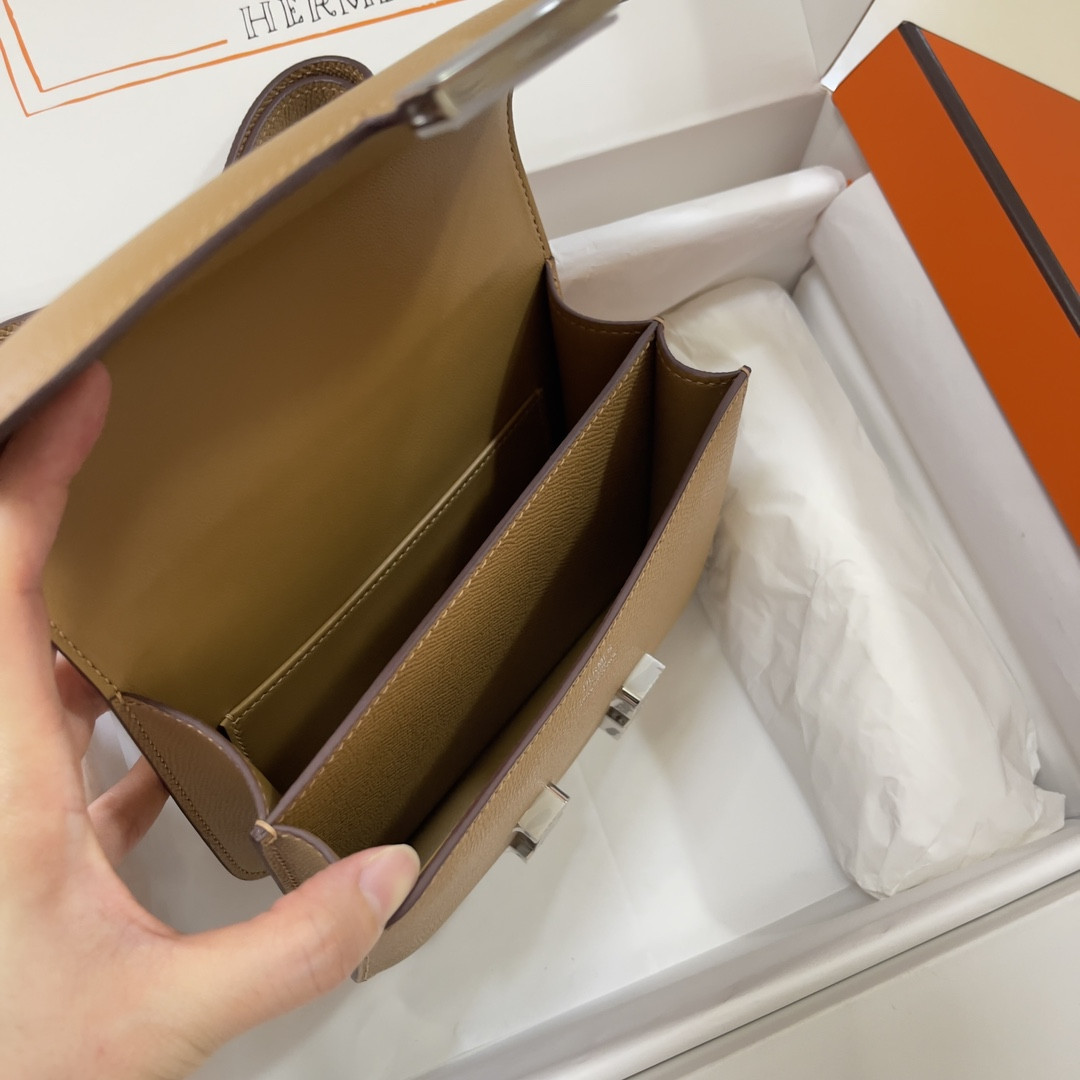 H**me5 constance 19 epsom silver hardware 7.25" x 6.25" x 2.25"