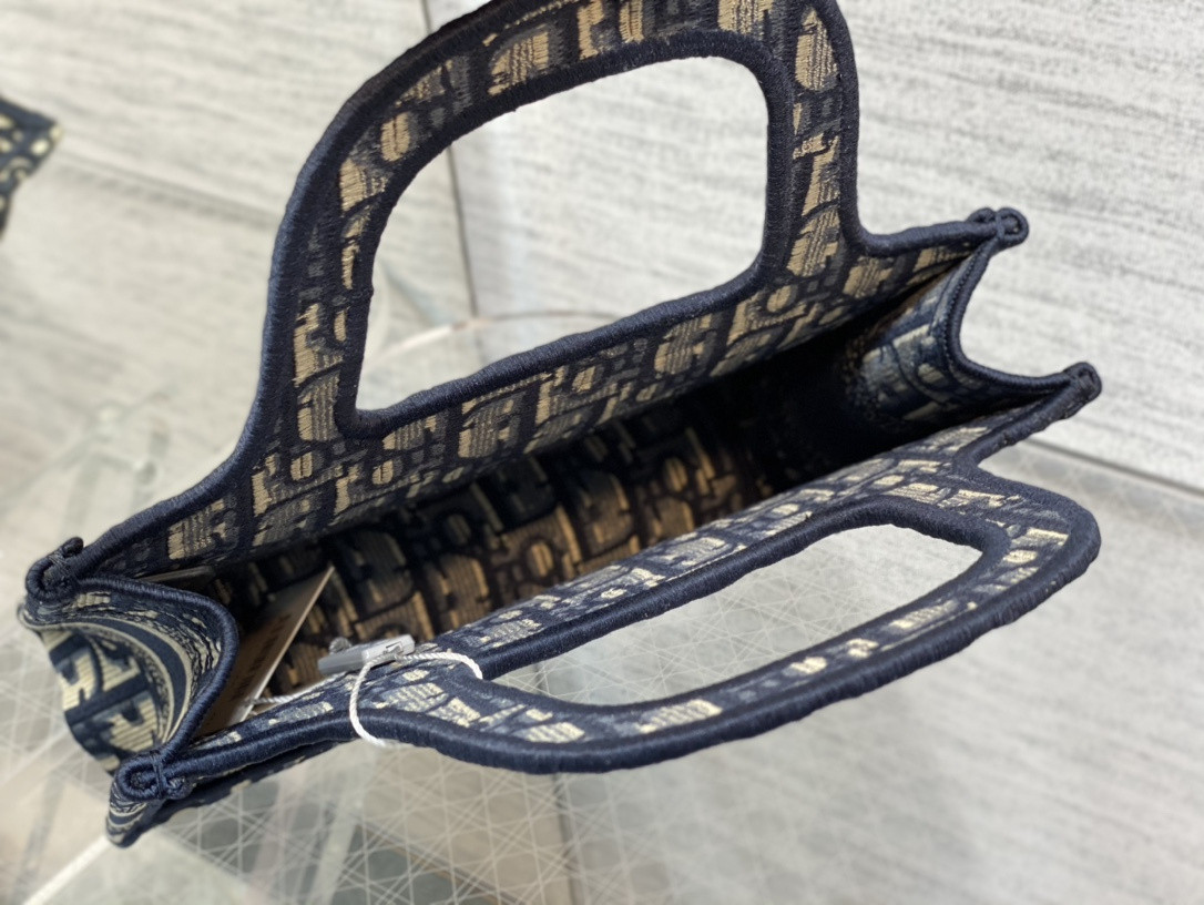 D*or book tote size mini 23*7*17cm