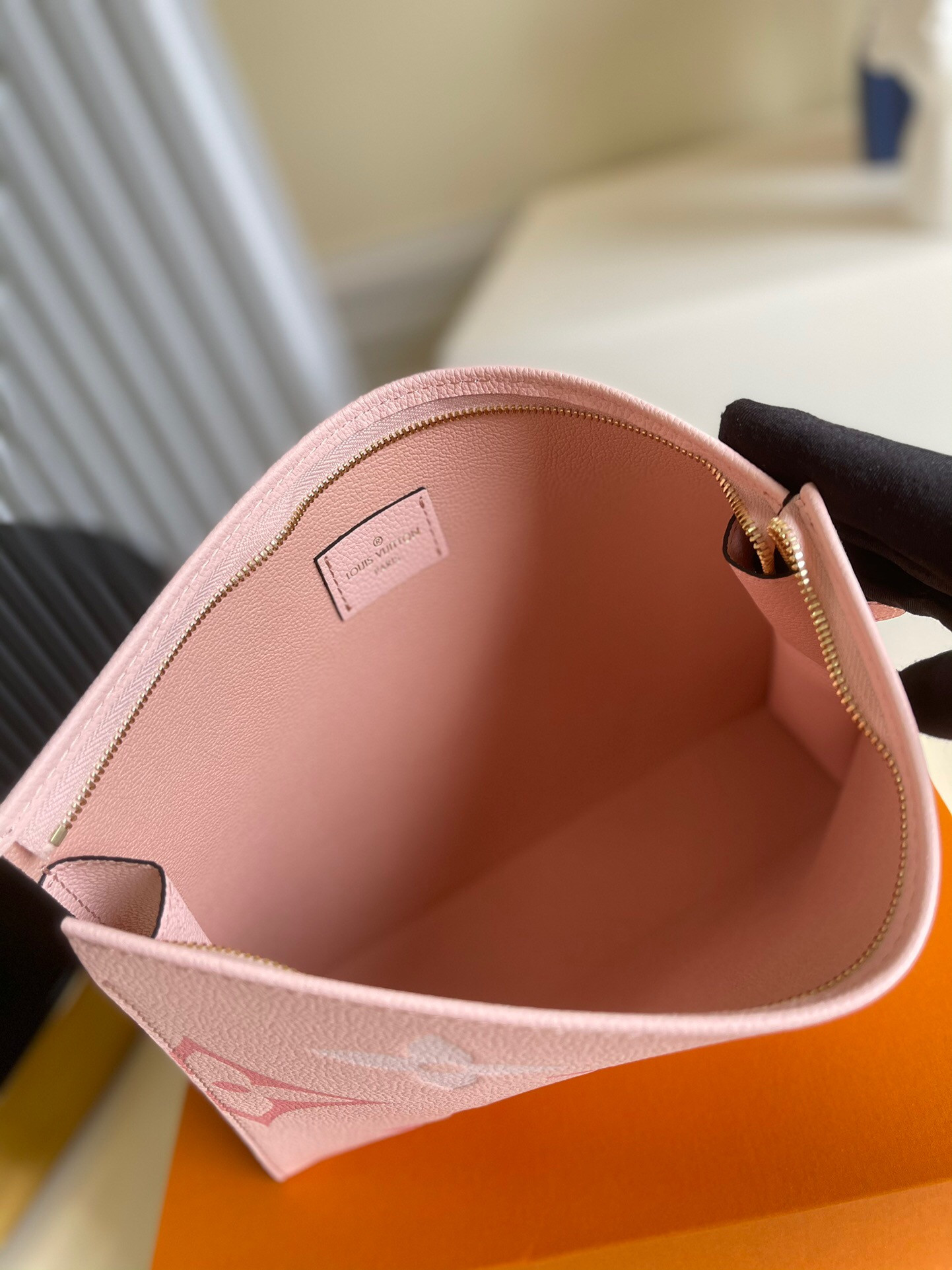 TOILETRY POUCH 26 M80504