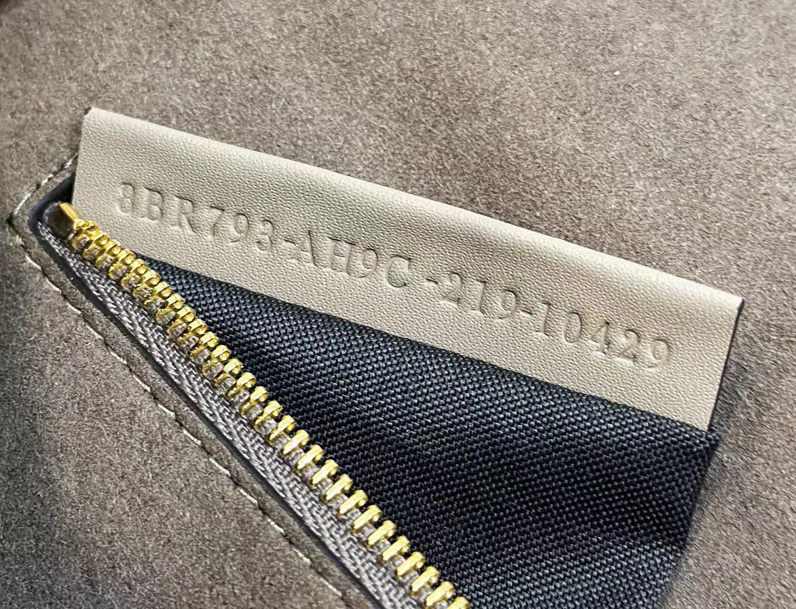 F**di baguette chain midi 24x14.5x7cm