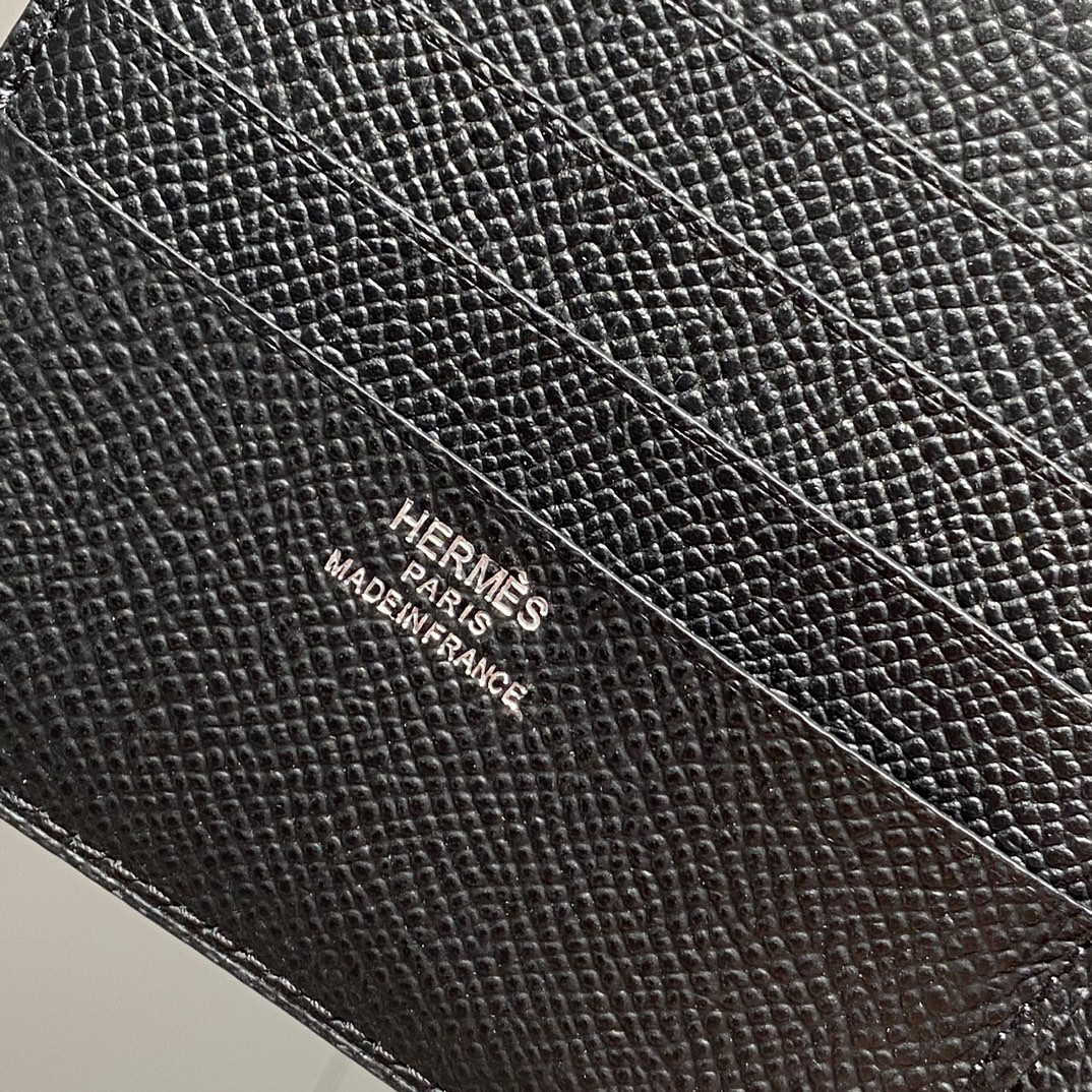 H**me5 poker compact wallet