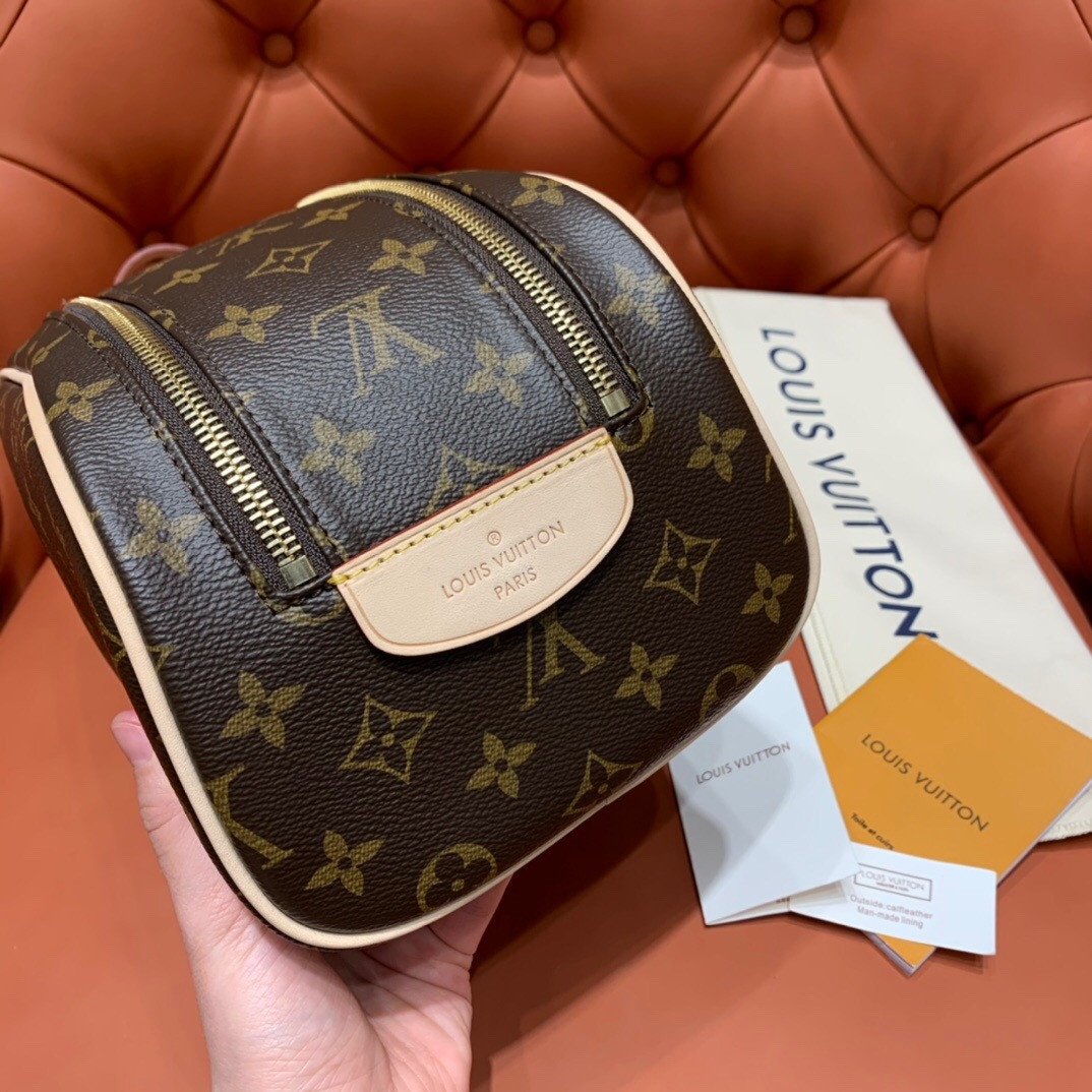 DOPP KIT TOILET POUCH M44494