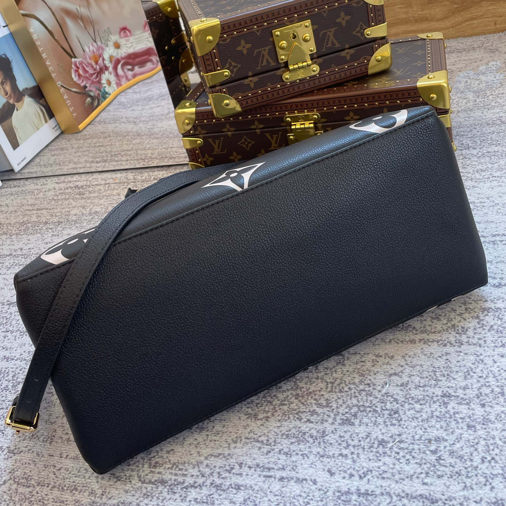 LV GRAND PALAIS M45842
