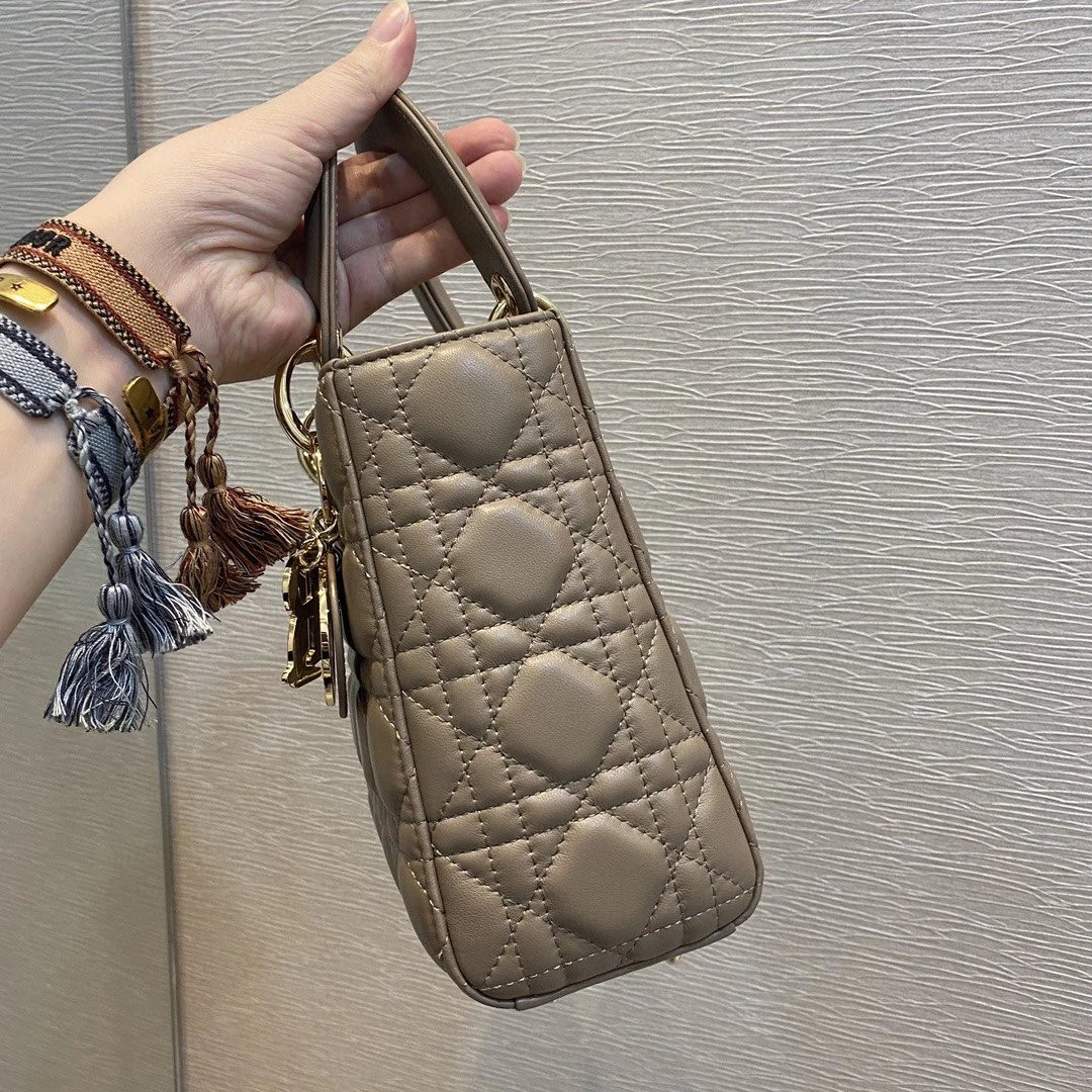 small lady D*oramour my abcD*or bag 8 x 6.5 x 3 inches