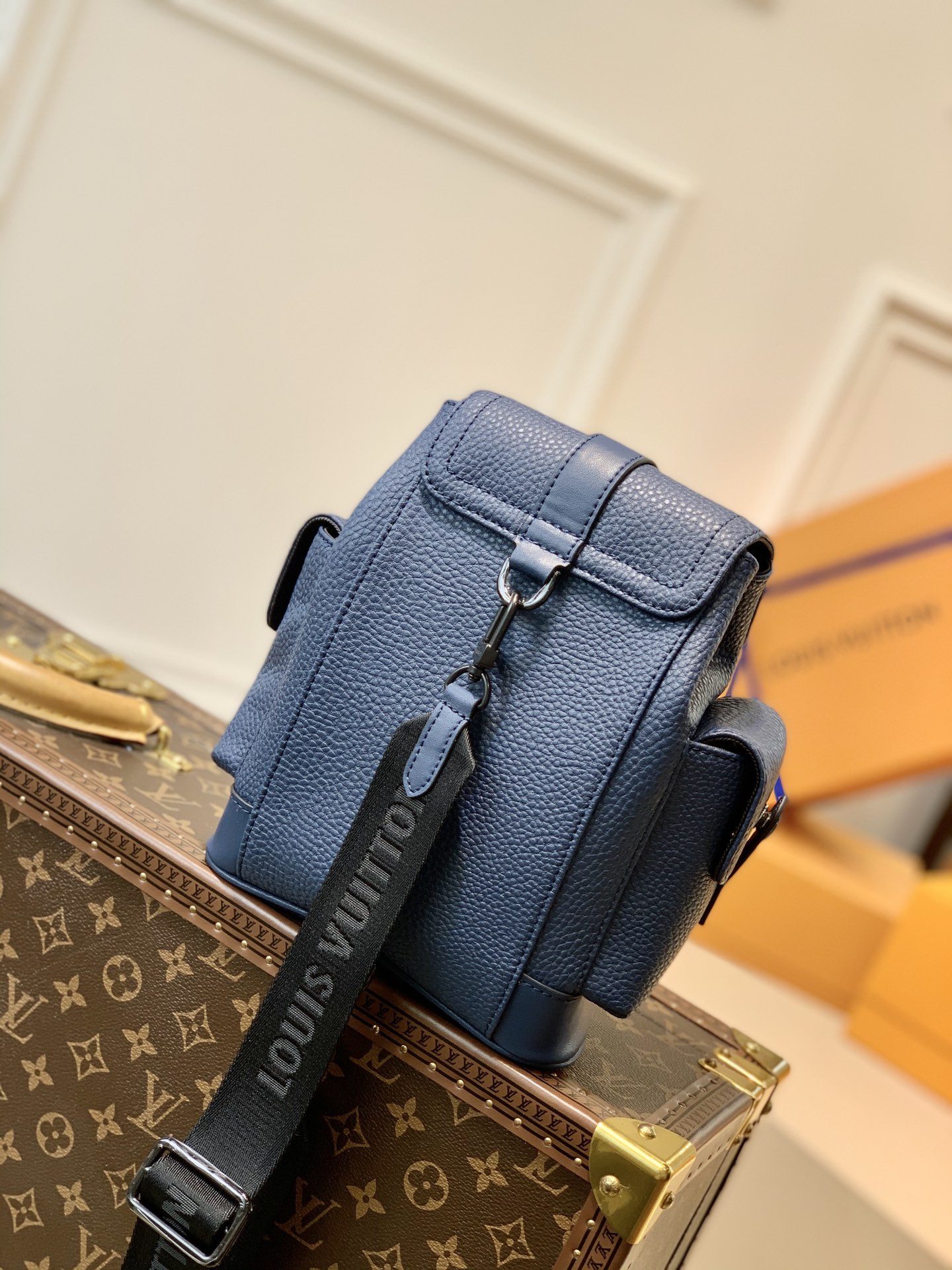 LV CHRISTOPHER XS M58494