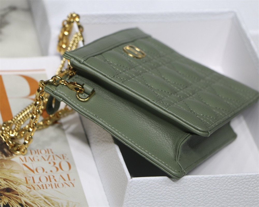 d*or caro zipped pouch with chain green S*pple cannage calfskin 19 x 14 x 4.5 cm