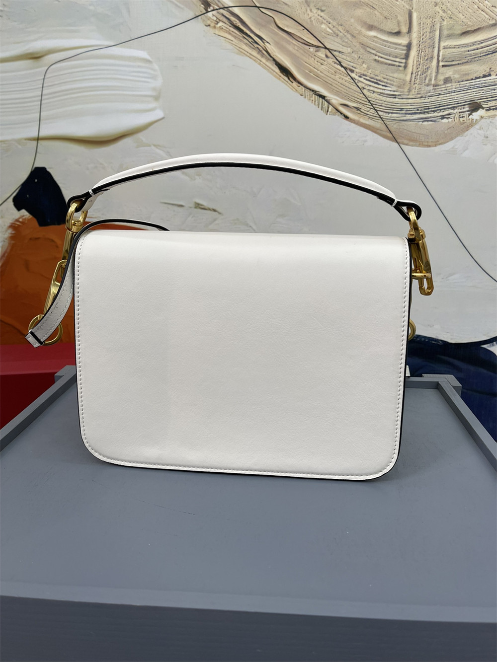 VALENTINO GARAVANI LOCÒ CALFSKIN SHOULDER Small BAG 22 x 16  x 7 cm