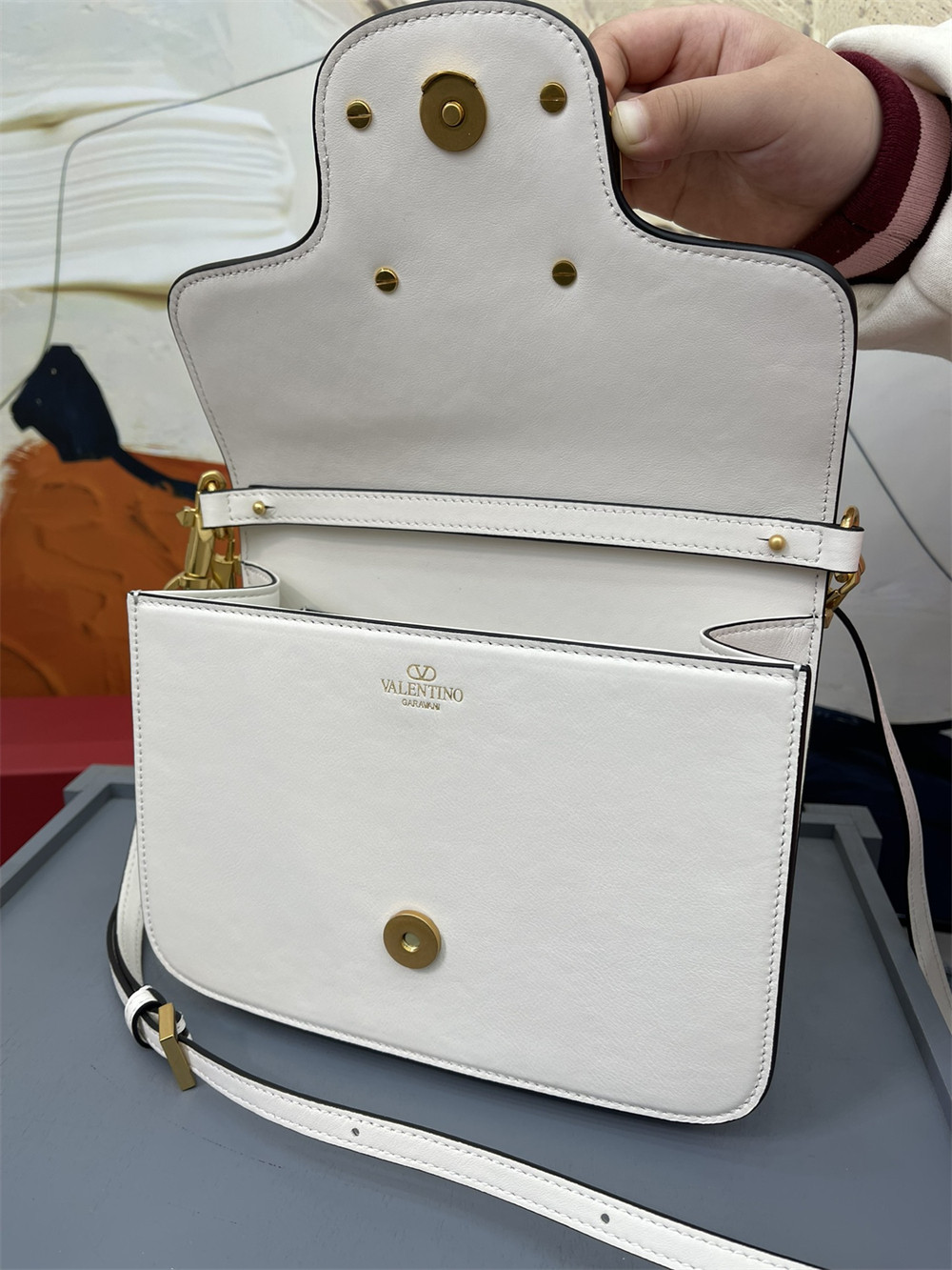 VALENTINO GARAVANI LOCÒ CALFSKIN SHOULDER Small BAG 22 x 16  x 7 cm