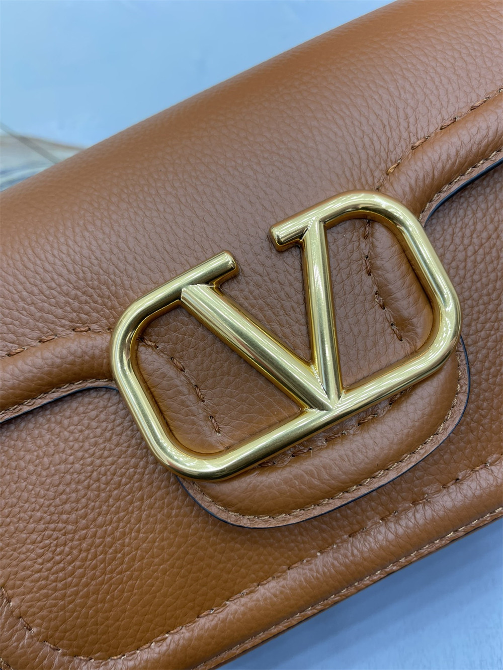 VALENTINO GARAVANI ALLTIME GRAINY CALFSKIN SHOULDER BAG BROWN