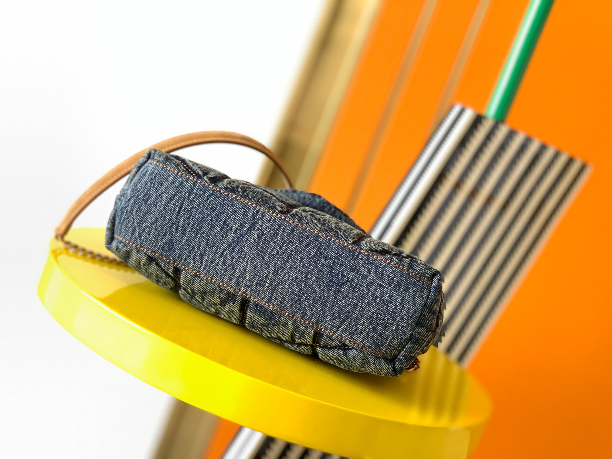 Y*L puffer in suede and denim rodeo blue 23 x 15.5 x 5.8 cm