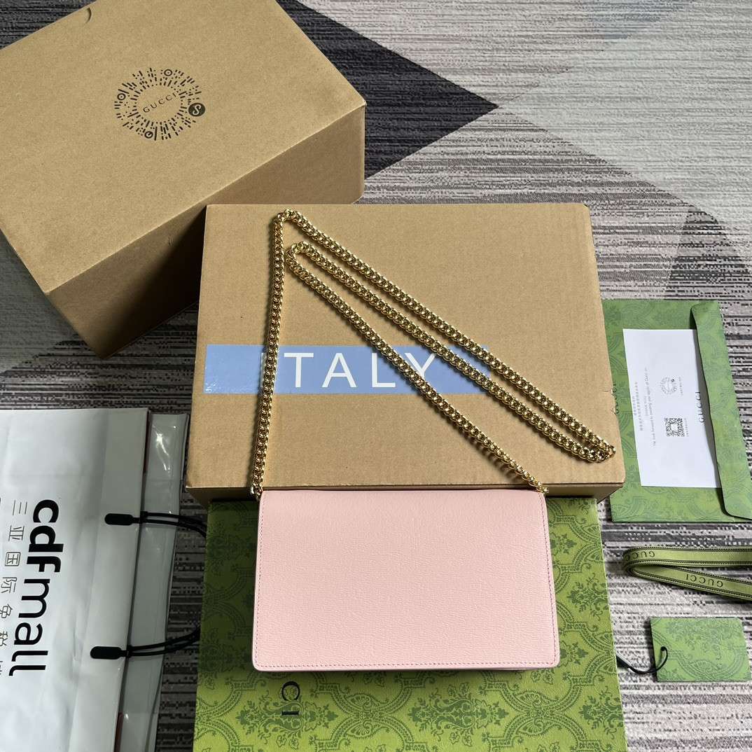 chain wallet with G*u*i script pink 7.8"w x 5"h x 1.6"d