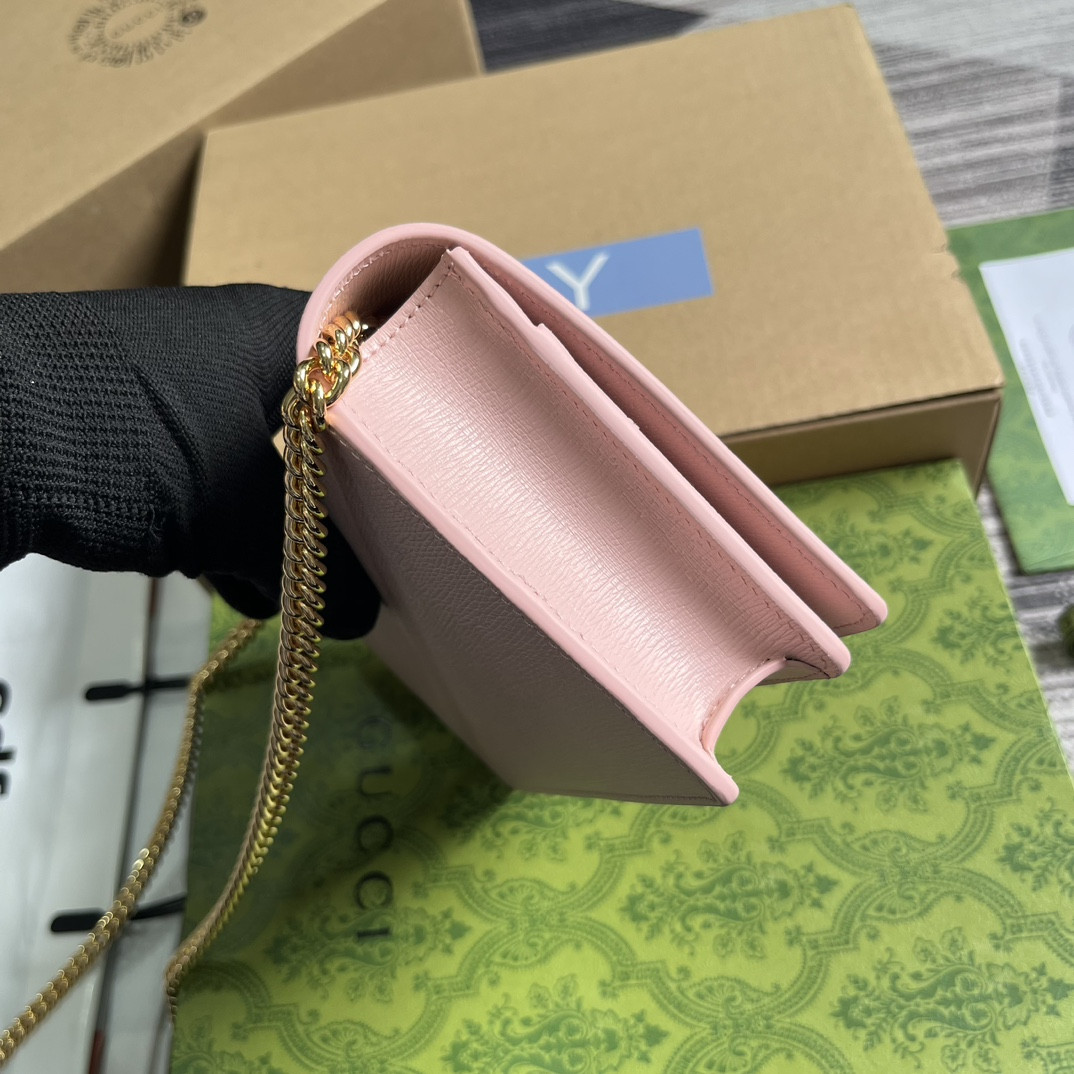 chain wallet with G*u*i script pink 7.8"w x 5"h x 1.6"d