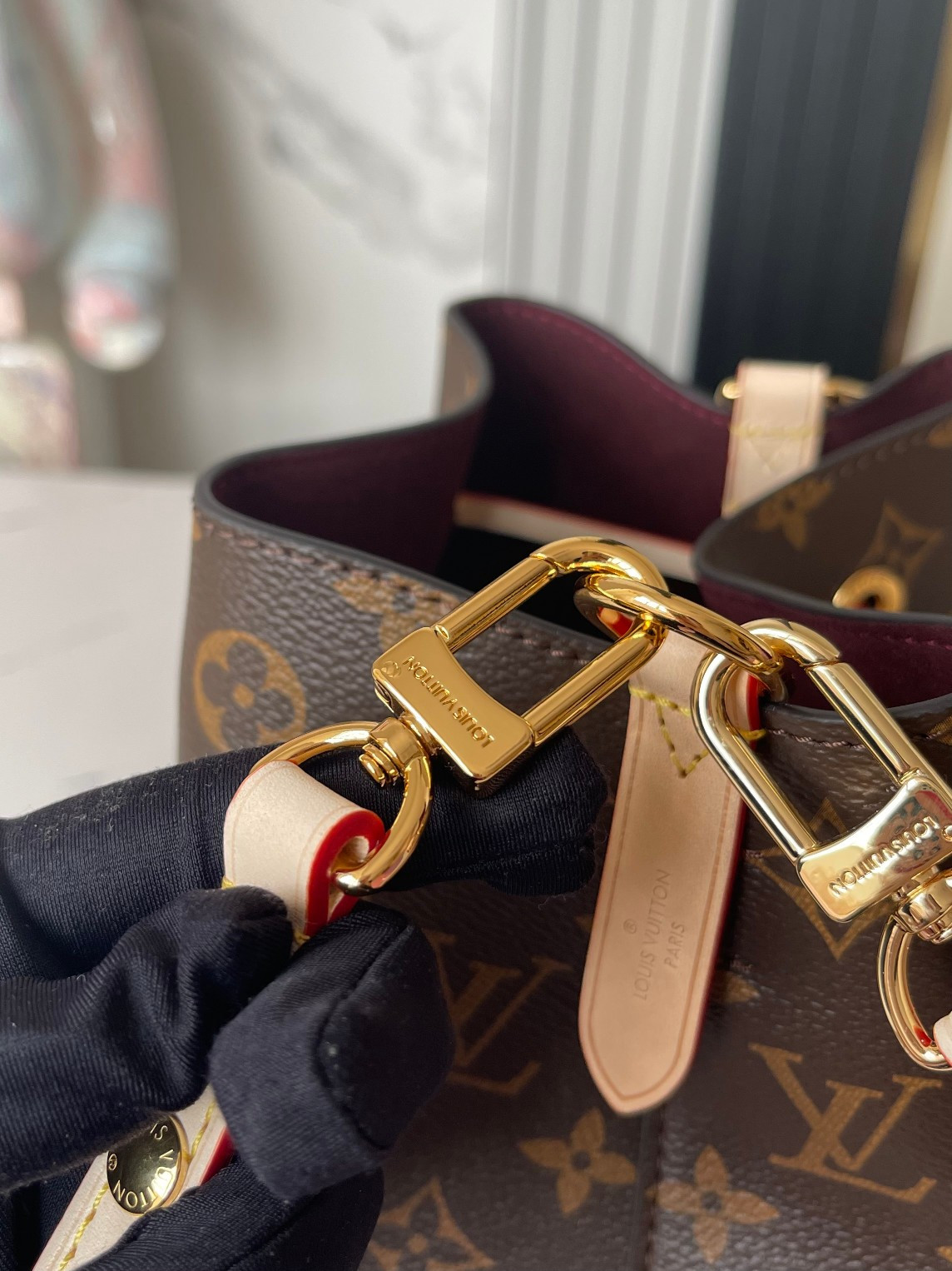 LV M46581 Néonoé BB 7.9 x 7.9 x 5.1 inches