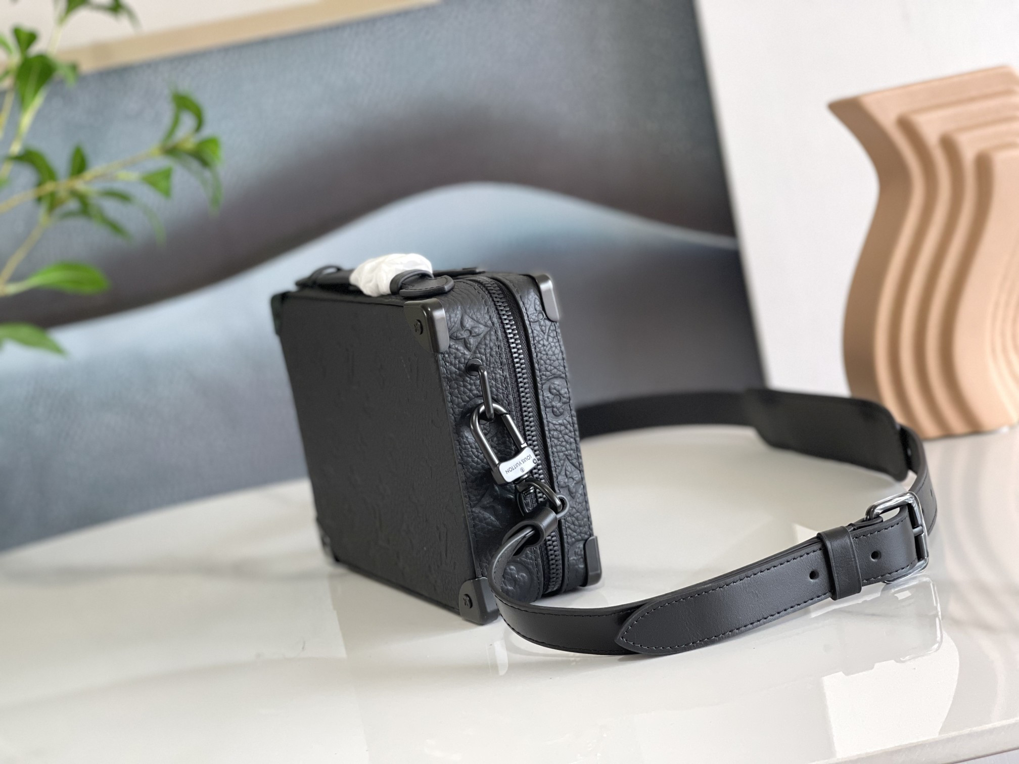 LV M59163 Outdoor Messenger 10.2 x 7.9 x 4.1 inches