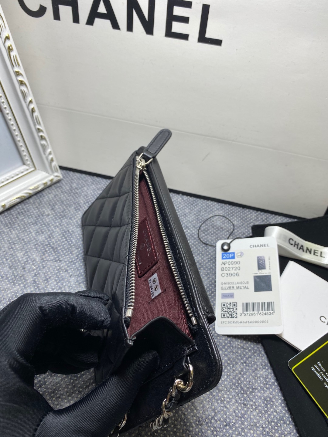 Ch*el long zipped wallet 19-11cm