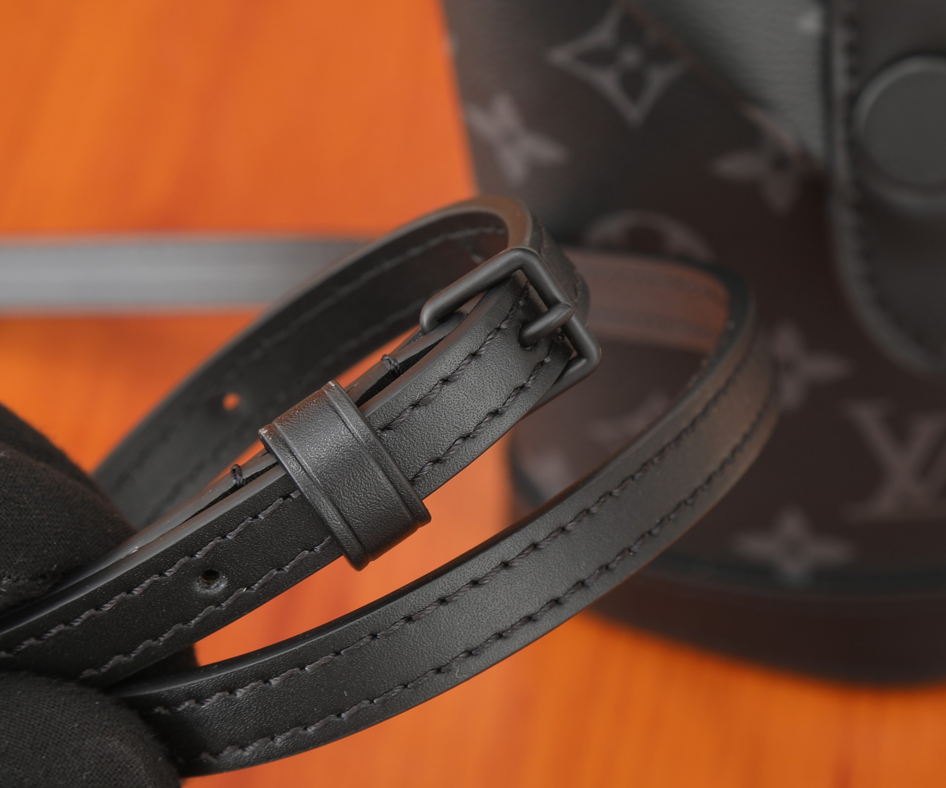 LV Envelope Pouch M11613 12.5x18x8.5CM