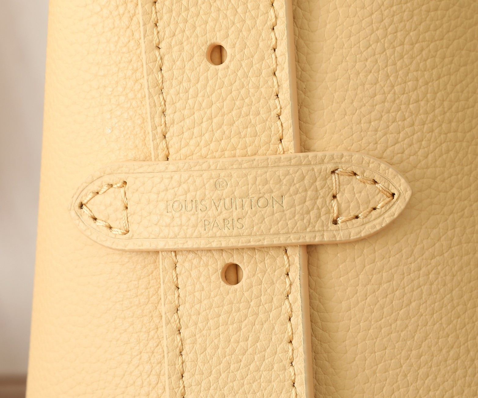 LV Low Key Hobo M25353 24x28x16CM