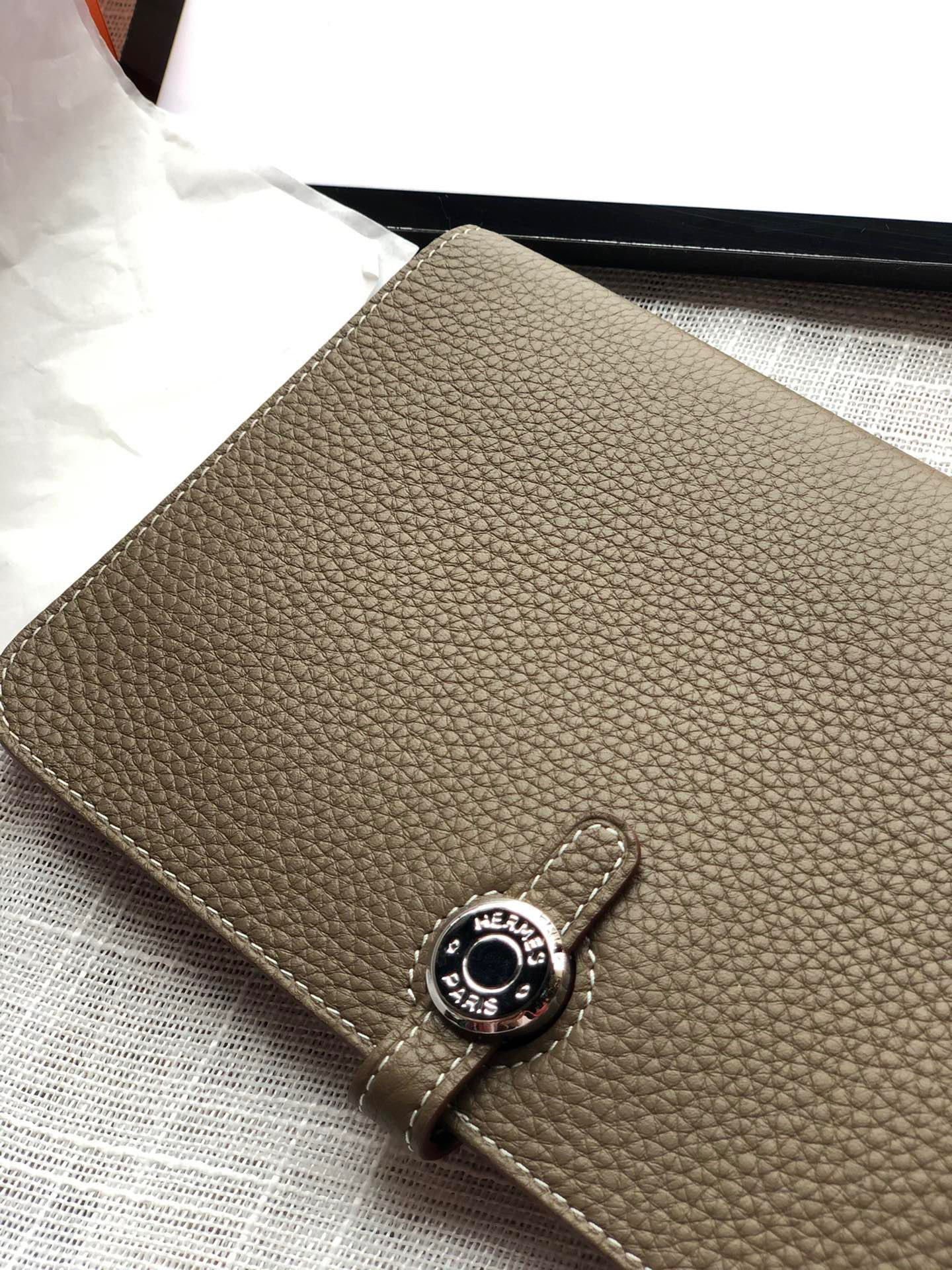 H**me5 dogon duo wallet 20.1cm