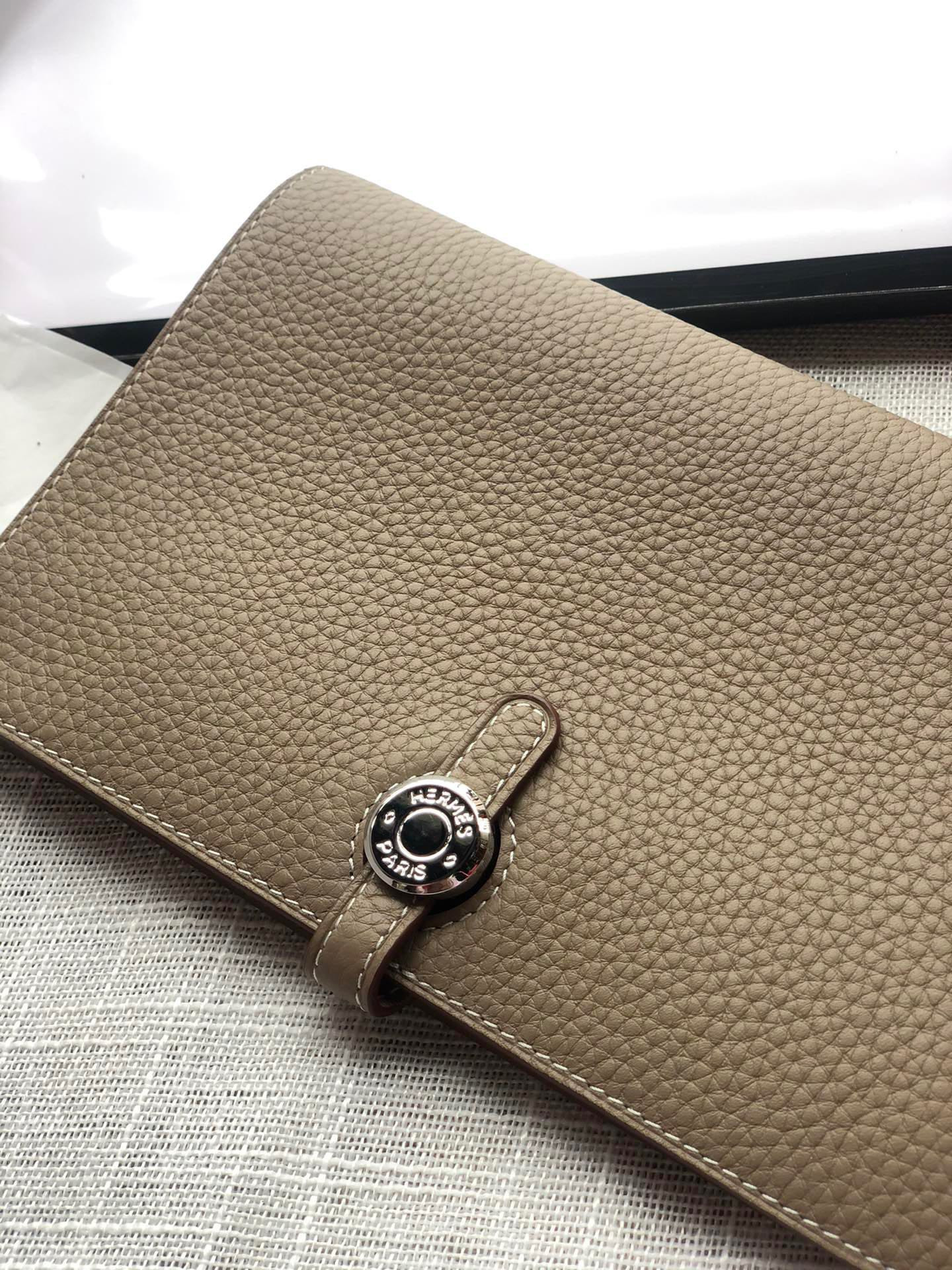 H**me5 dogon duo wallet 20.1cm