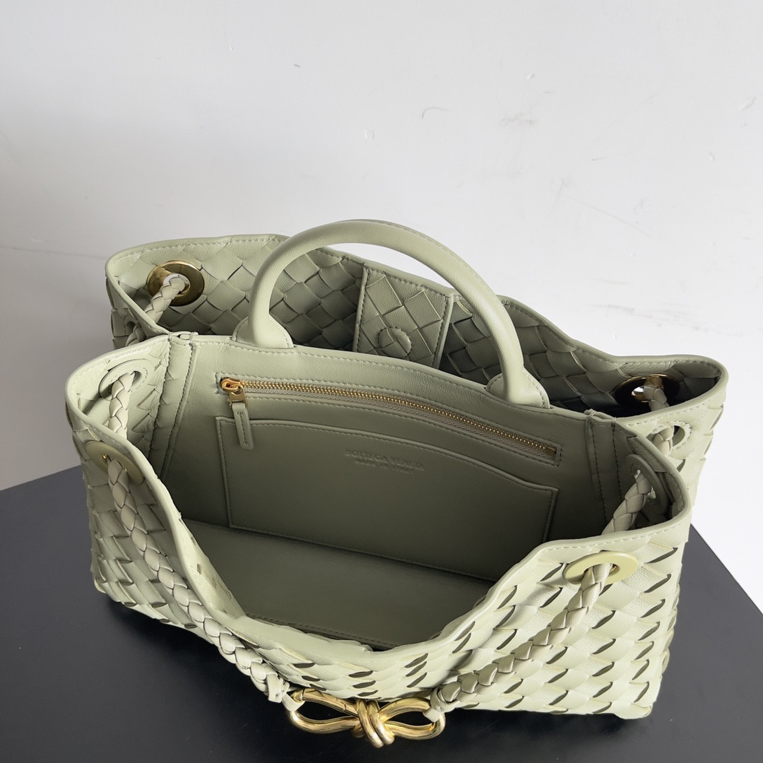 bo*te*ga Ve*ne*ta east-west andiamo 29x10x18cm