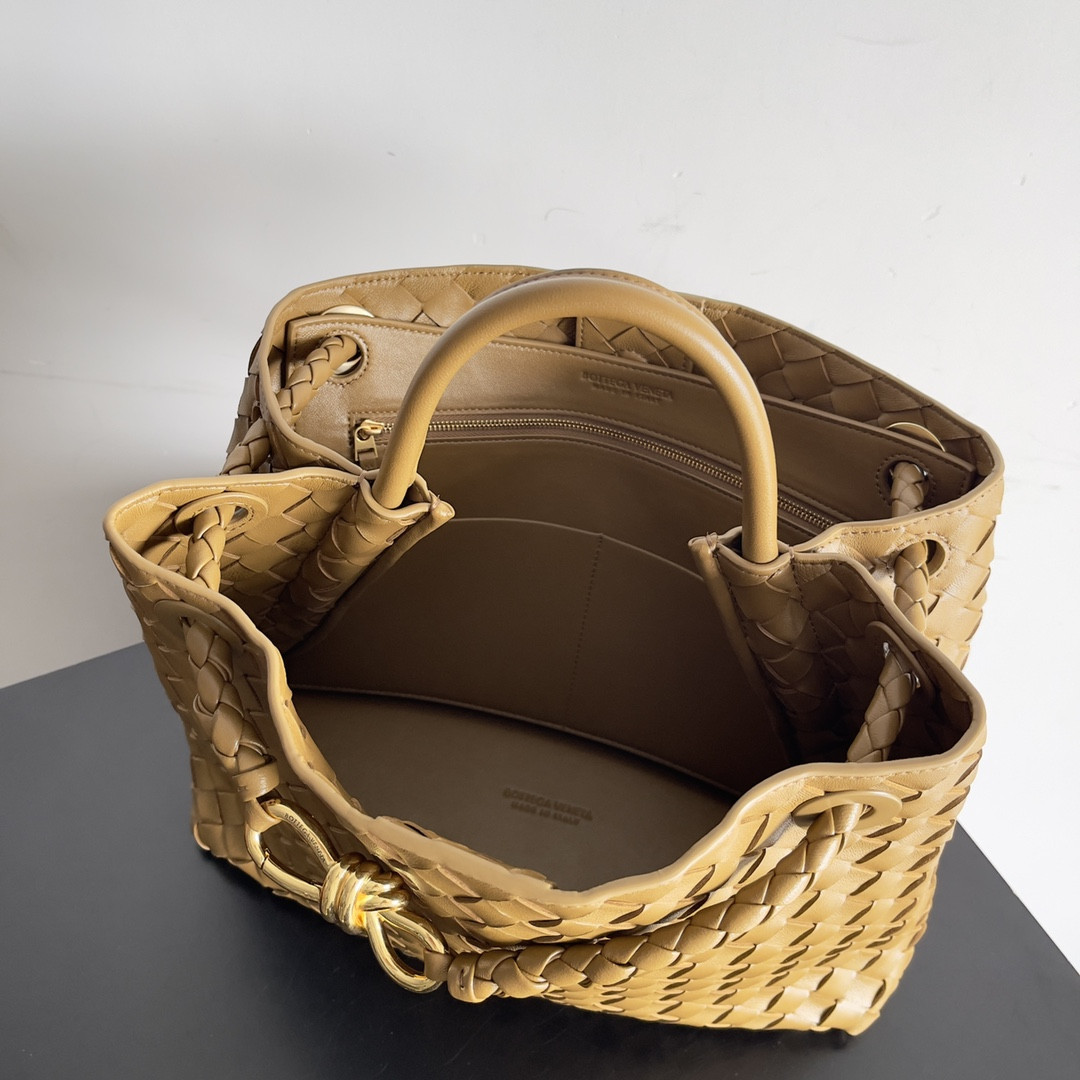 bo*te*ga Ve*ne*ta medium andiamo 32x25x11cm