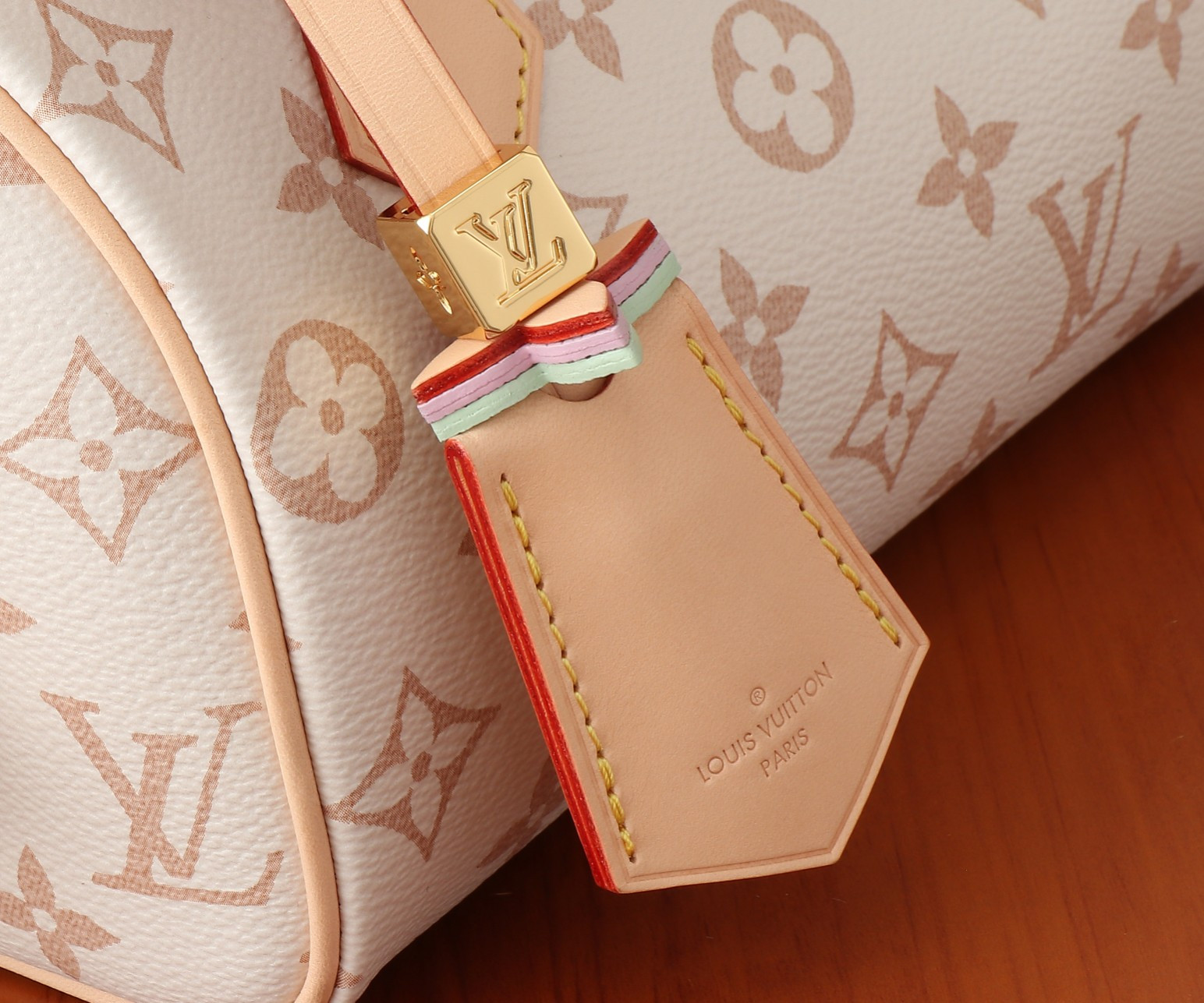 LV Speedy 18 M24474 18x12.5x11CM