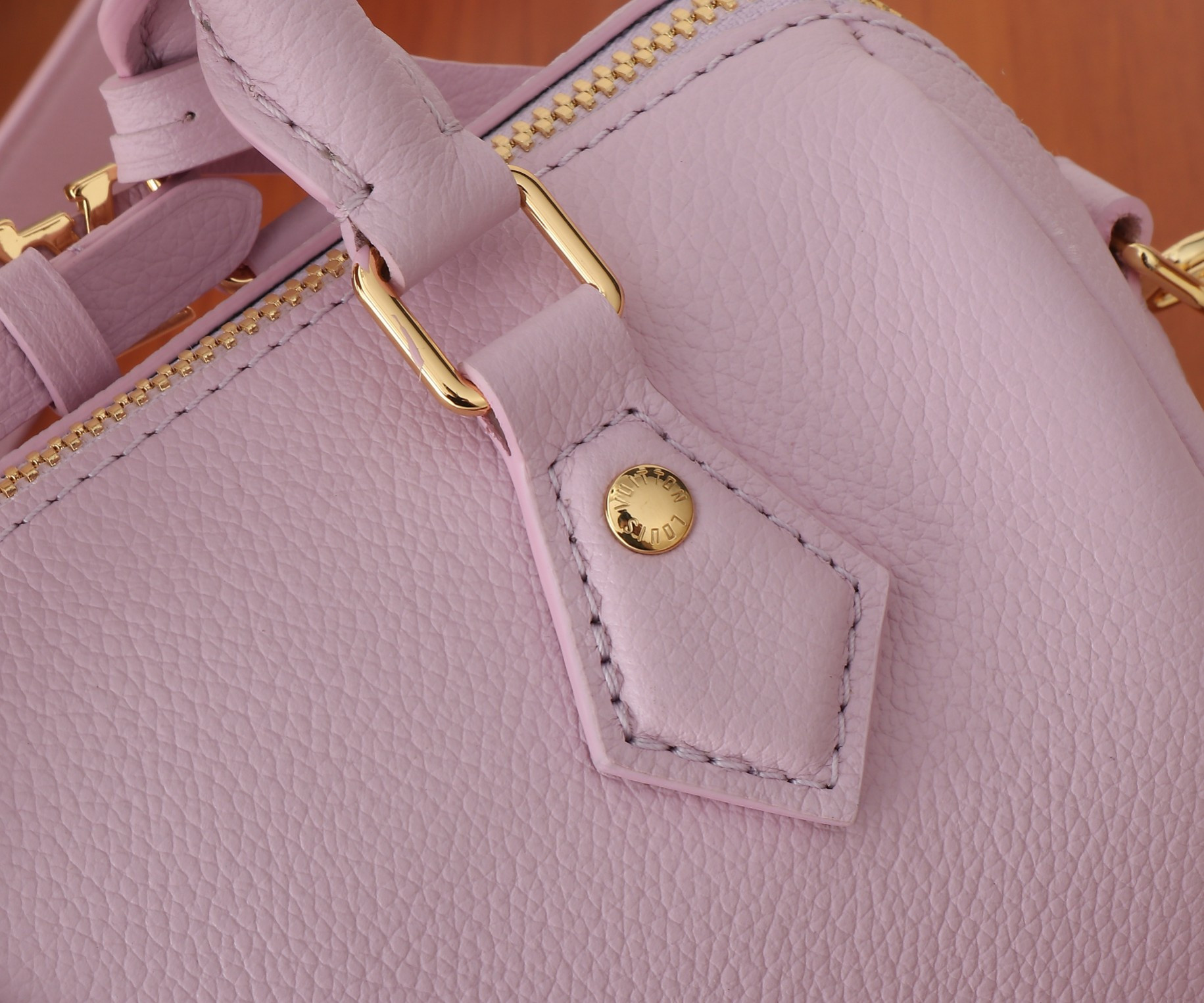 LV Speedy 18 M24598 18x12.5x11CM