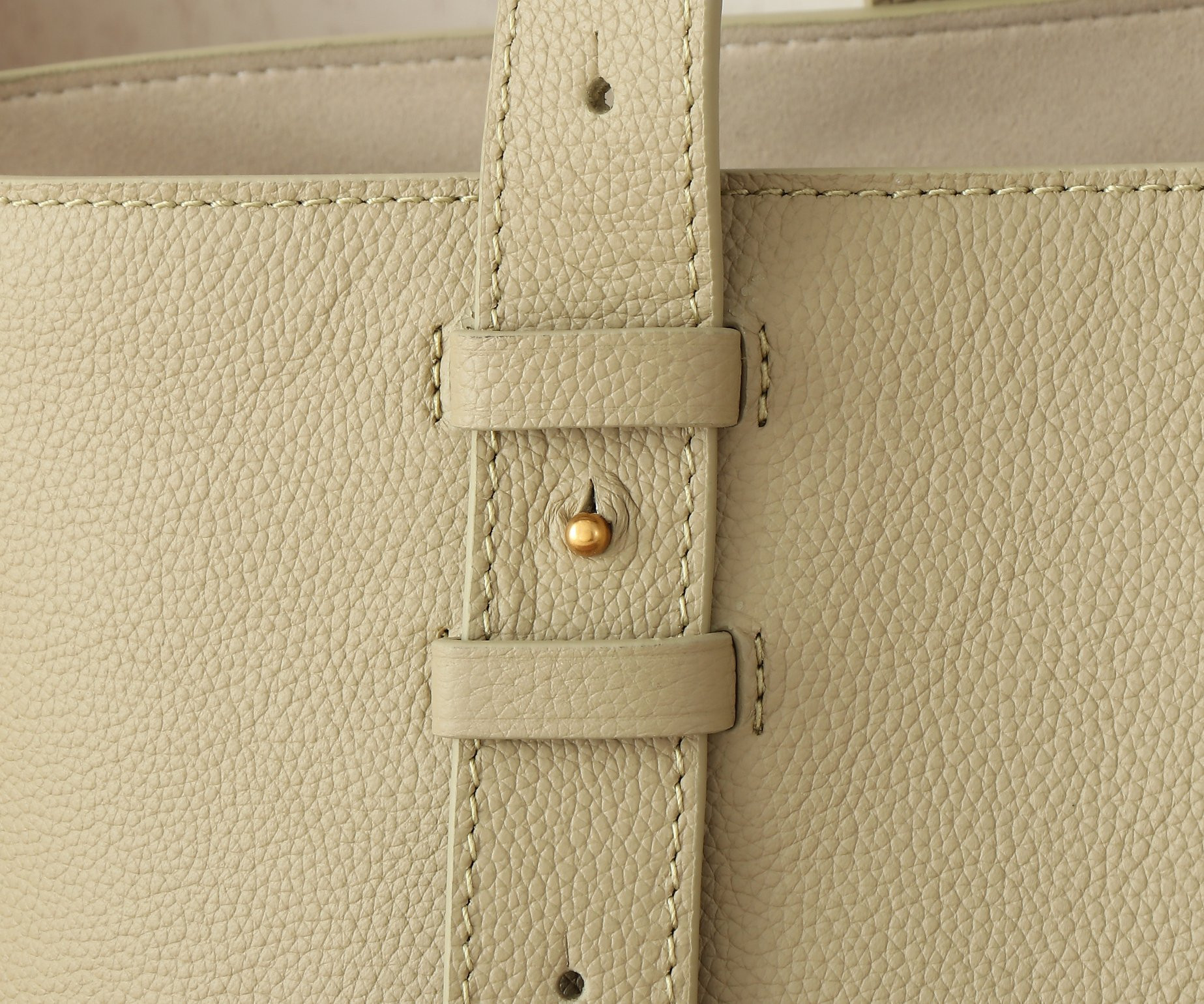 LV Low Key Cabas MM M25343 47x30x14cm