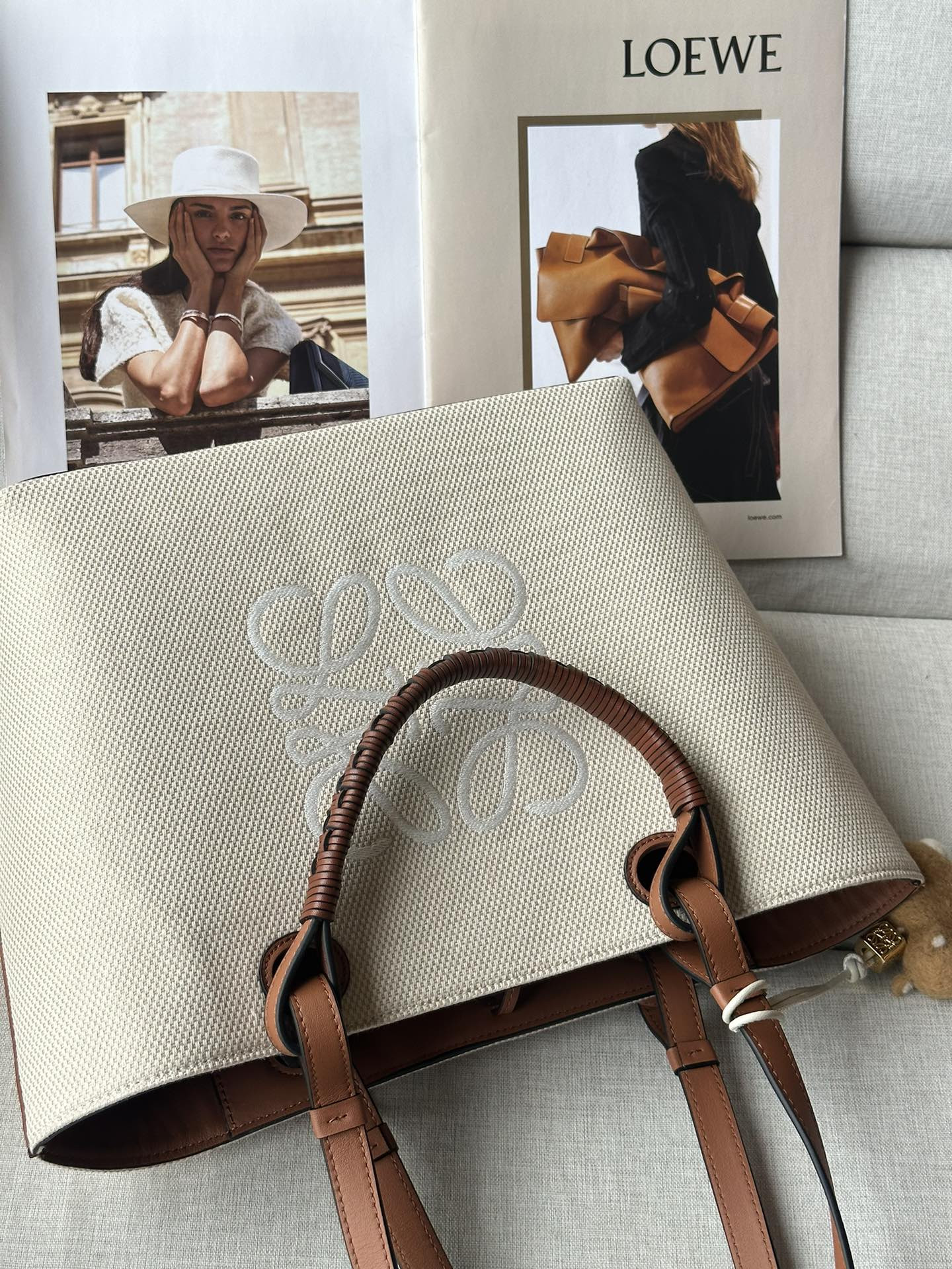 L0ew* anagram tote 29x14x25cm