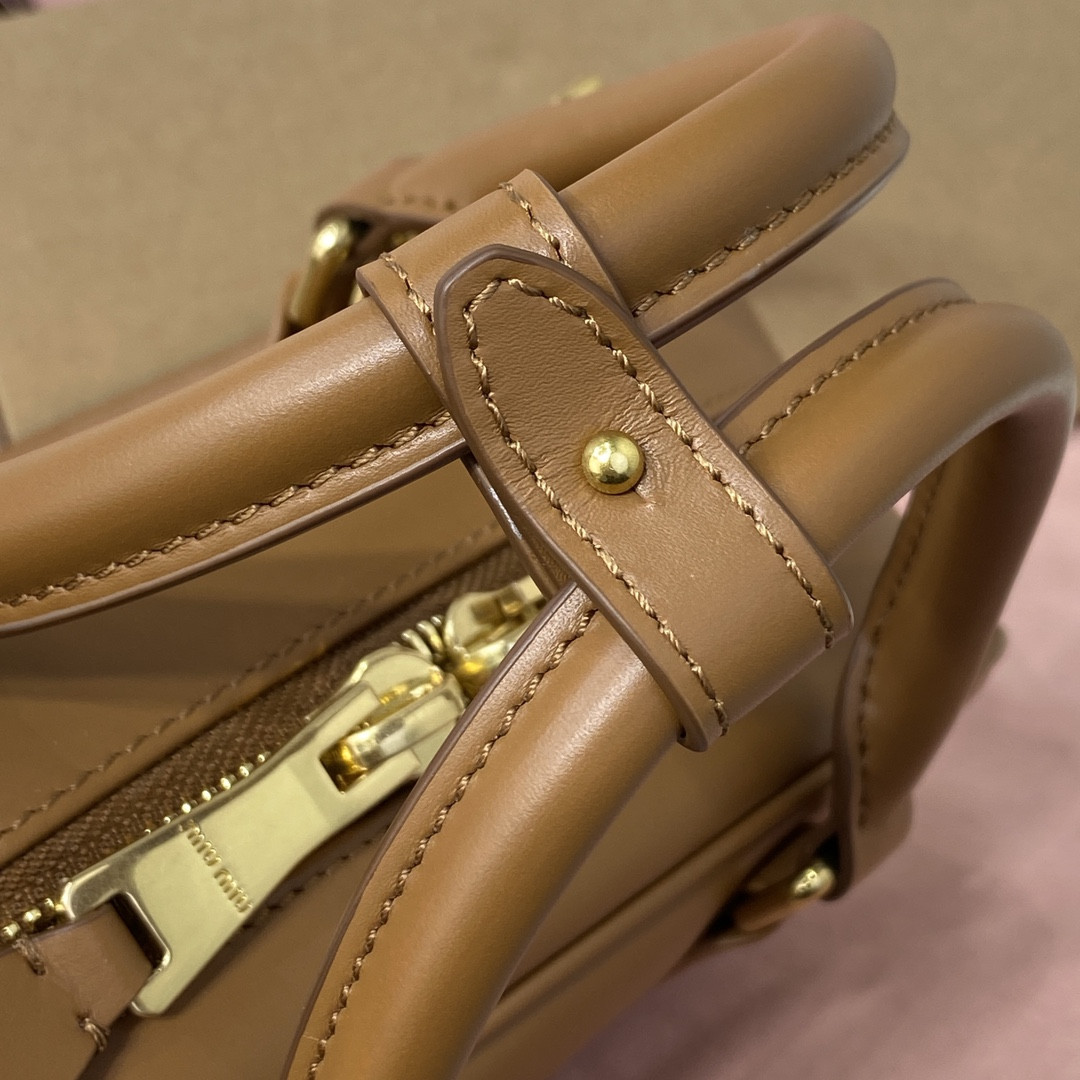 Miu Miu Arcadie leather bag 10.5x22x7.5cm