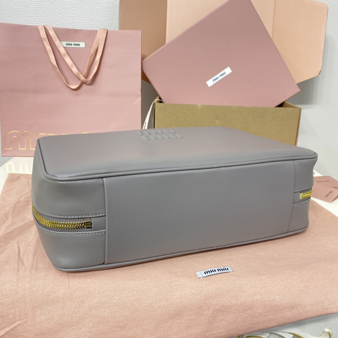 Miu Miu Leather Beau bag 23x34x10cm