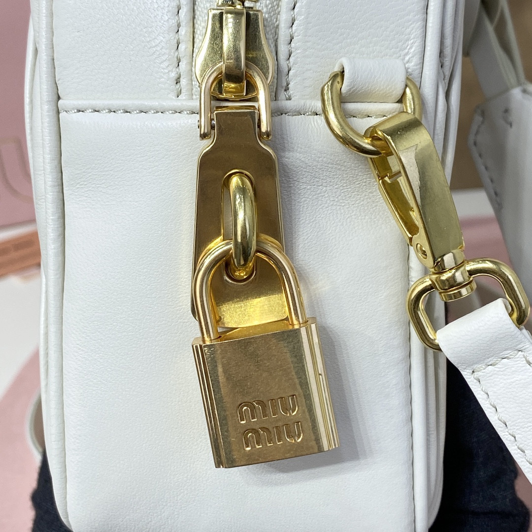 Miu Miu Arcadie matelassé nappa leather bag 24X16X7.5cm