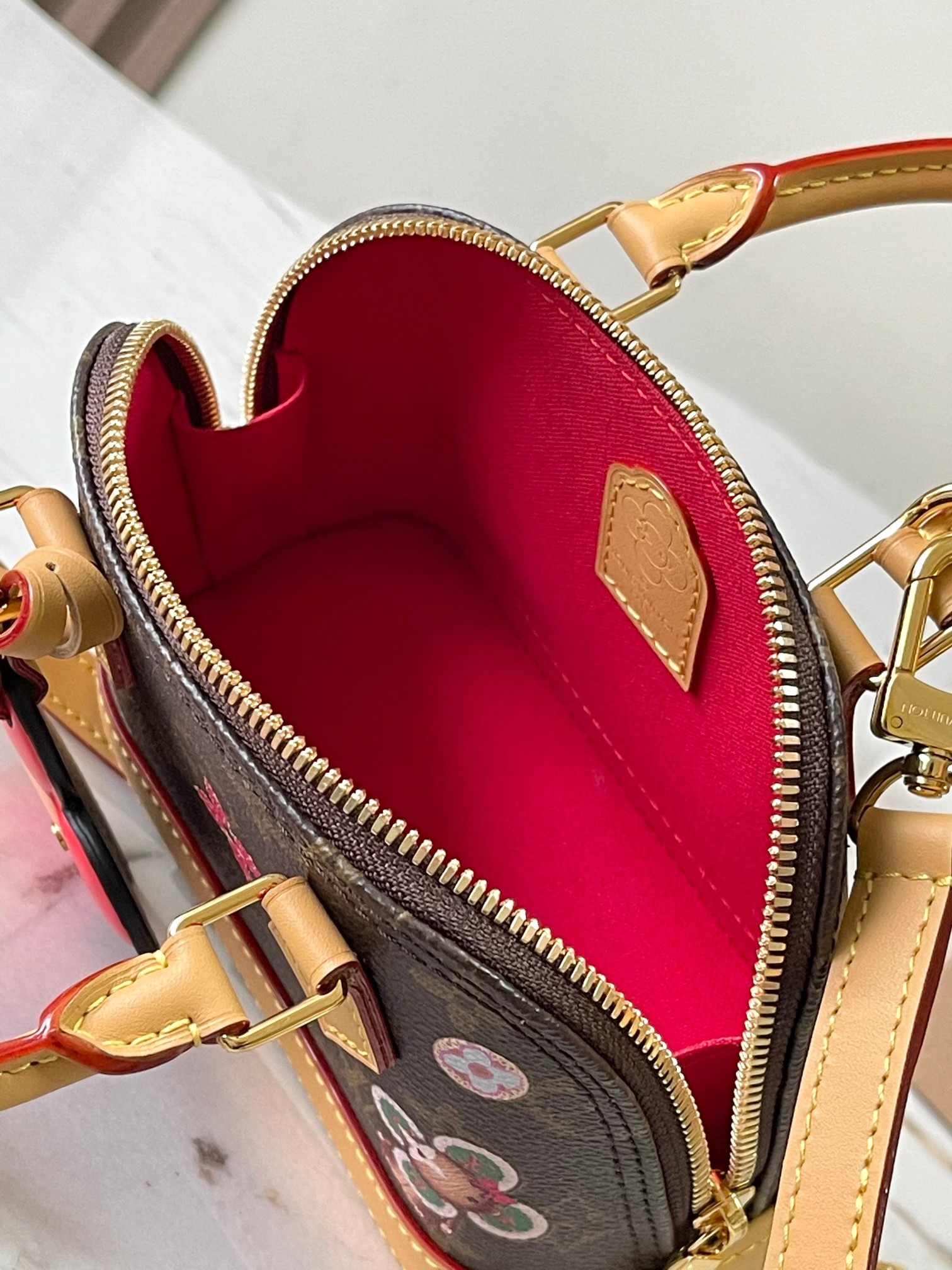 LV Nano Alma M12199 18x12x8cm