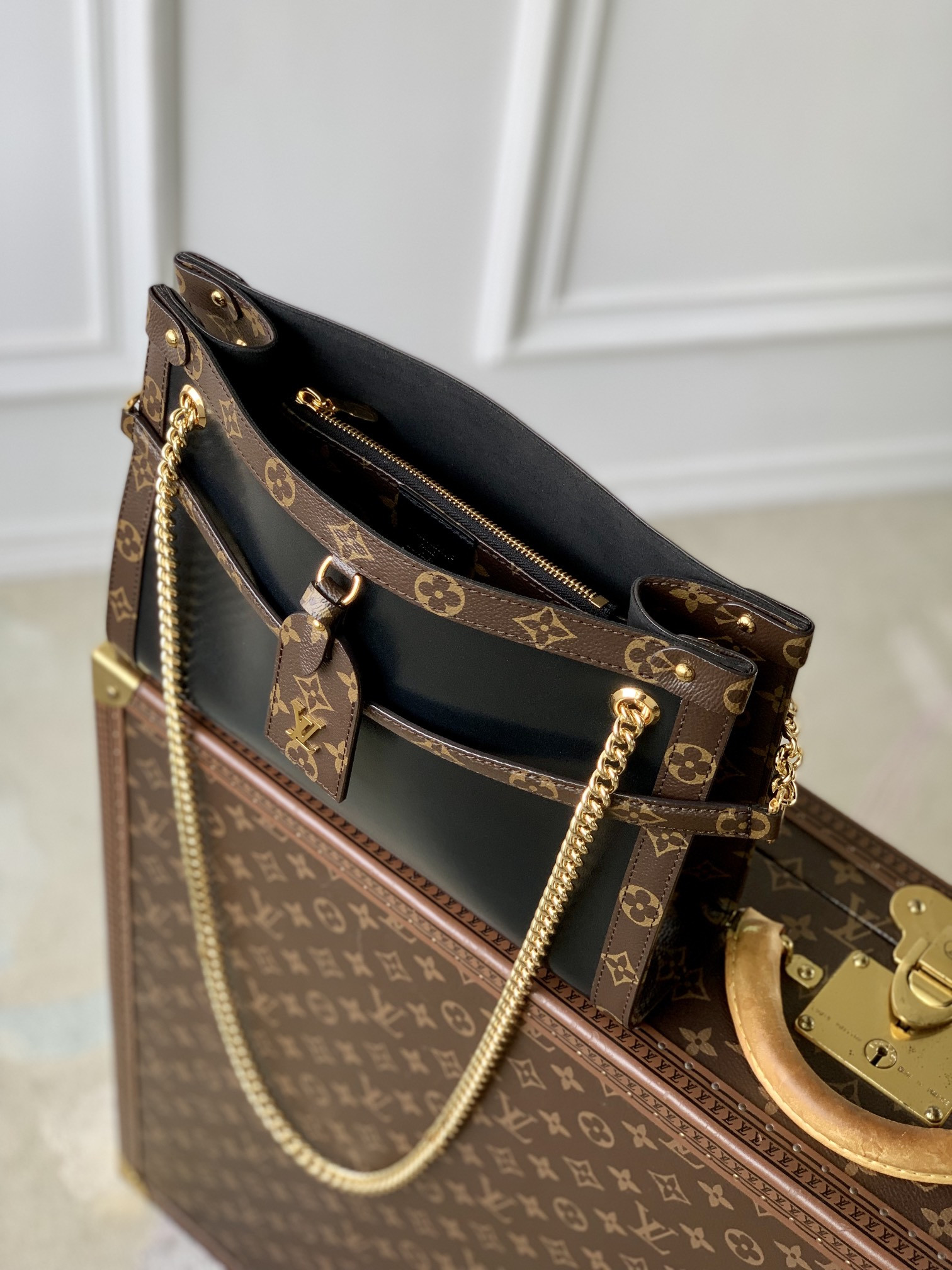 LV Nova PM M13140 31x20x9cm