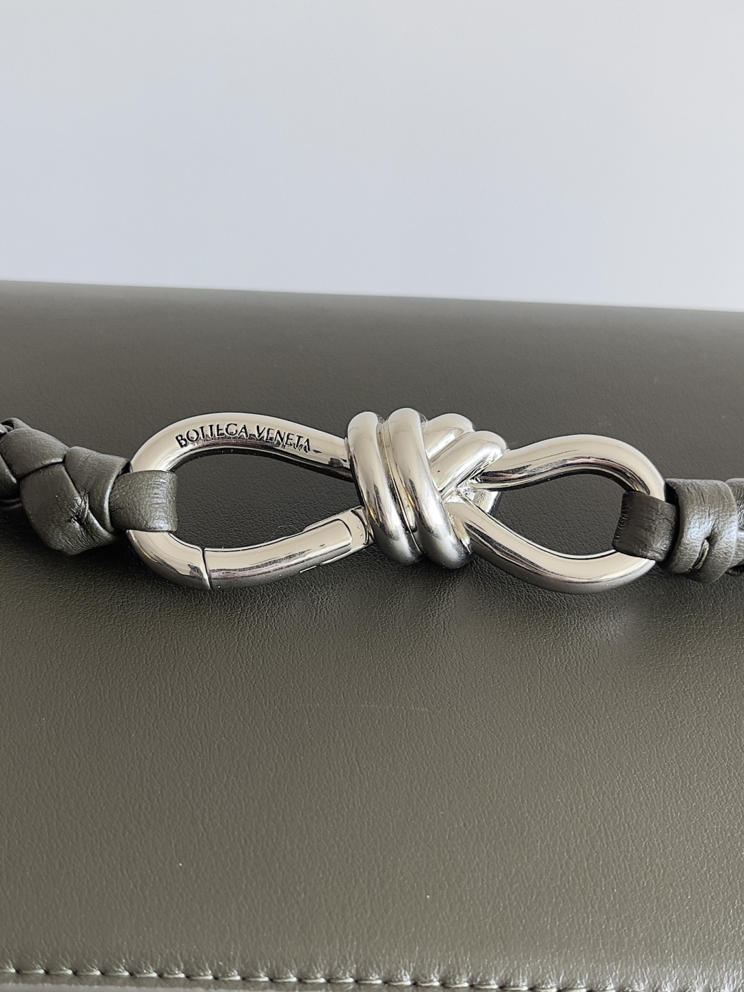 bo*te*ga Ve*ne*ta medium andiamo messenger 37x26x13cm