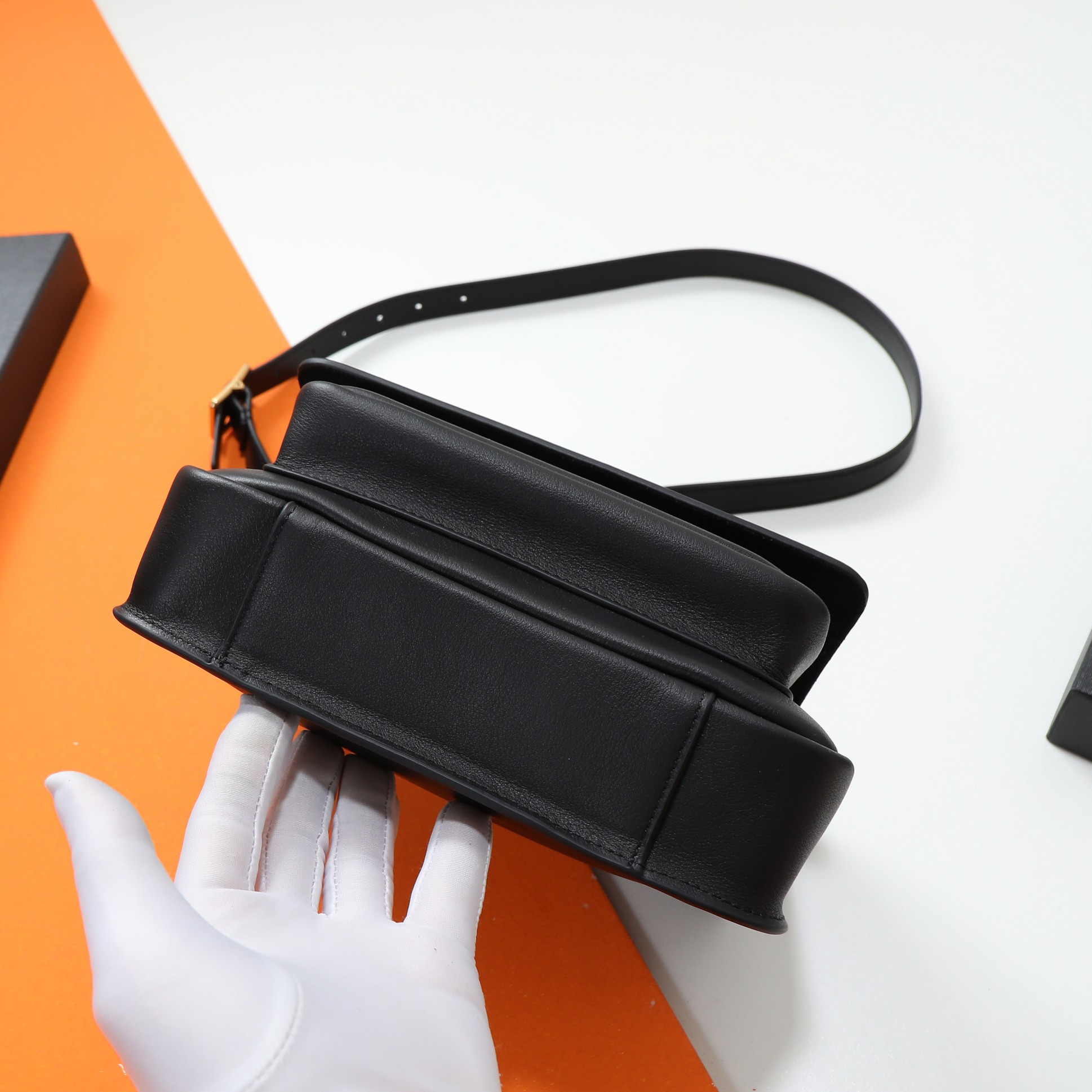 Y*L niki satchel in leather 21.5x16x9cm