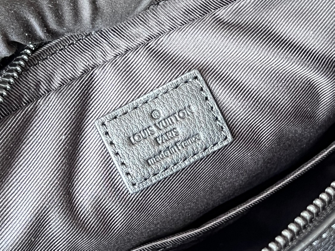 LV Trio Messenger M46602 25x18.5x7cm