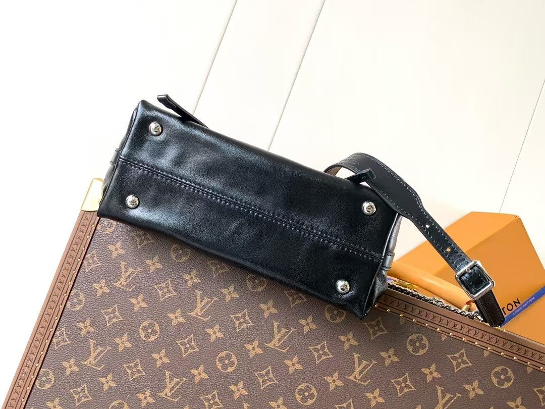 LV Carryall Vibe BB M12888 26 x 17 x 10 cm
