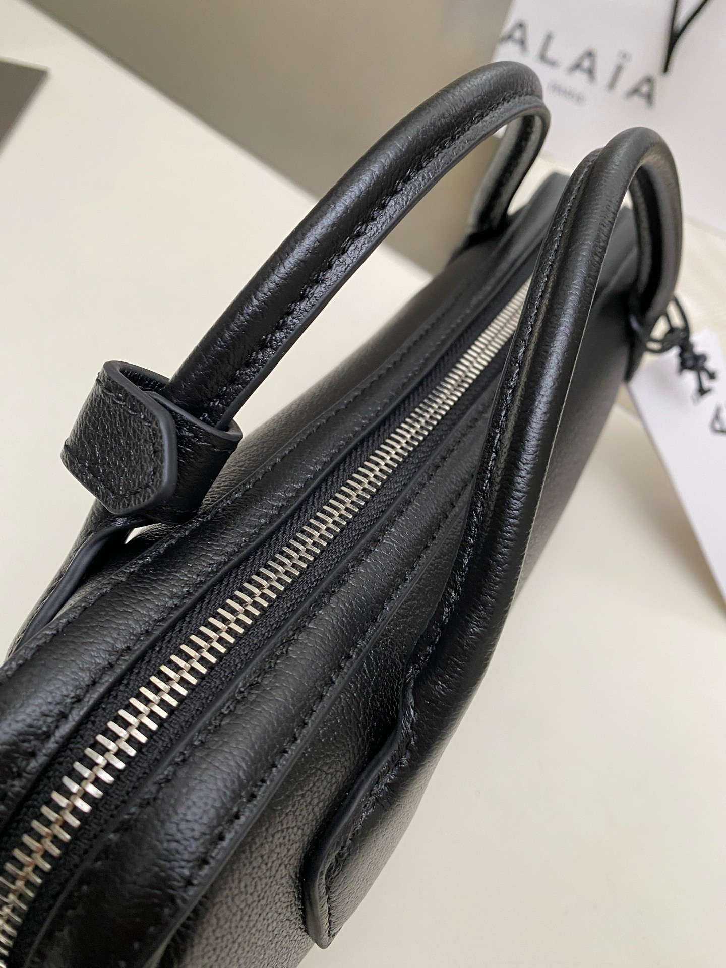 ALAÏA LE TECKEL CLUTCH SMALL BAG 27x9x8cm