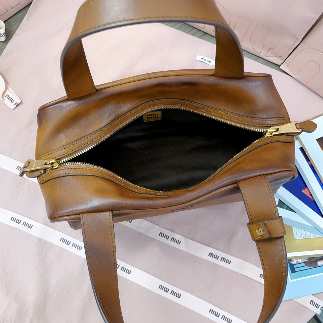 Miu Miu Leather Top-Handle Bag 15x28x13cm