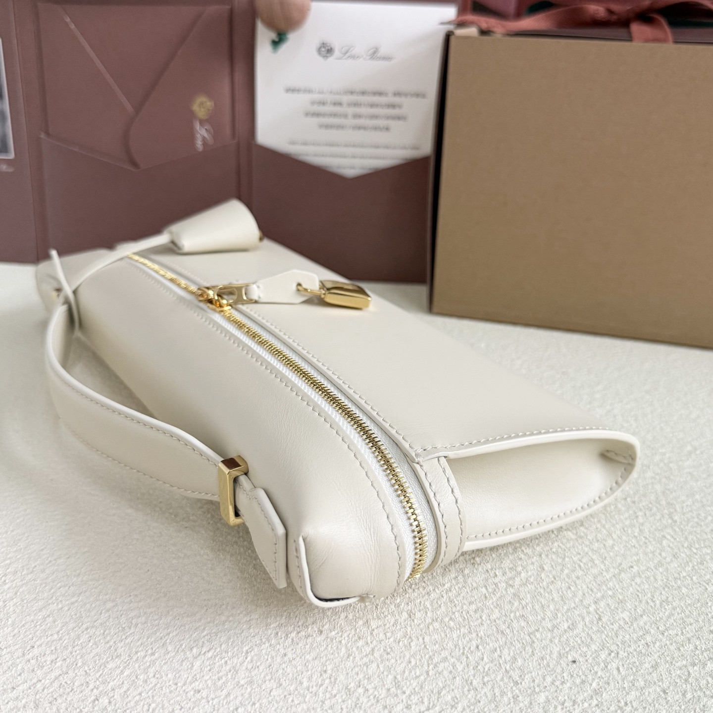 L**o p*ana extra clutch l29 29x14x3cm