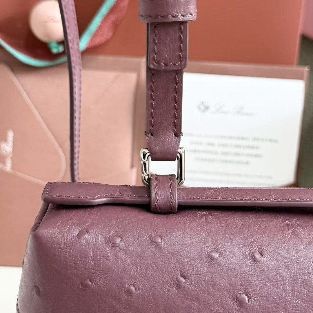 L**o p*ana extra pocket l27 ostrich-grained leather 16x27x10cm