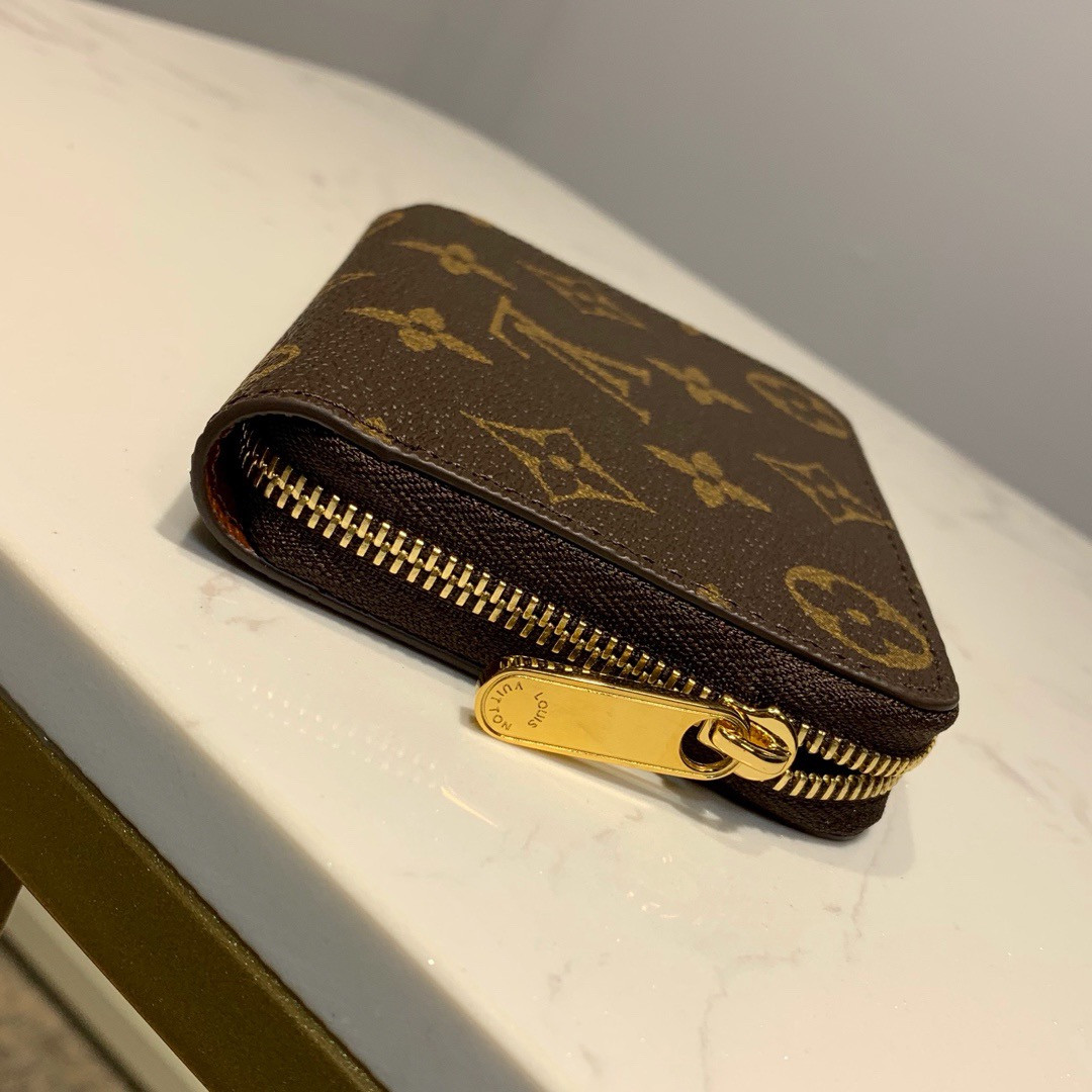 LV ZIPPY COIN PURSE M60067