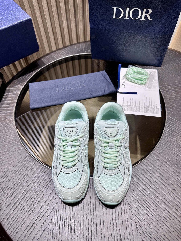 DR B30 Sneakers
