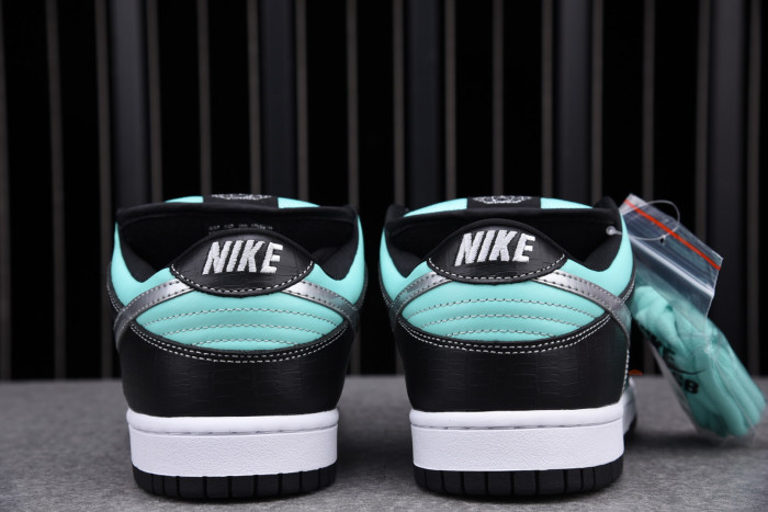 nike dunk sb low diamond S*pply co. "t*f*ny" 304292-402