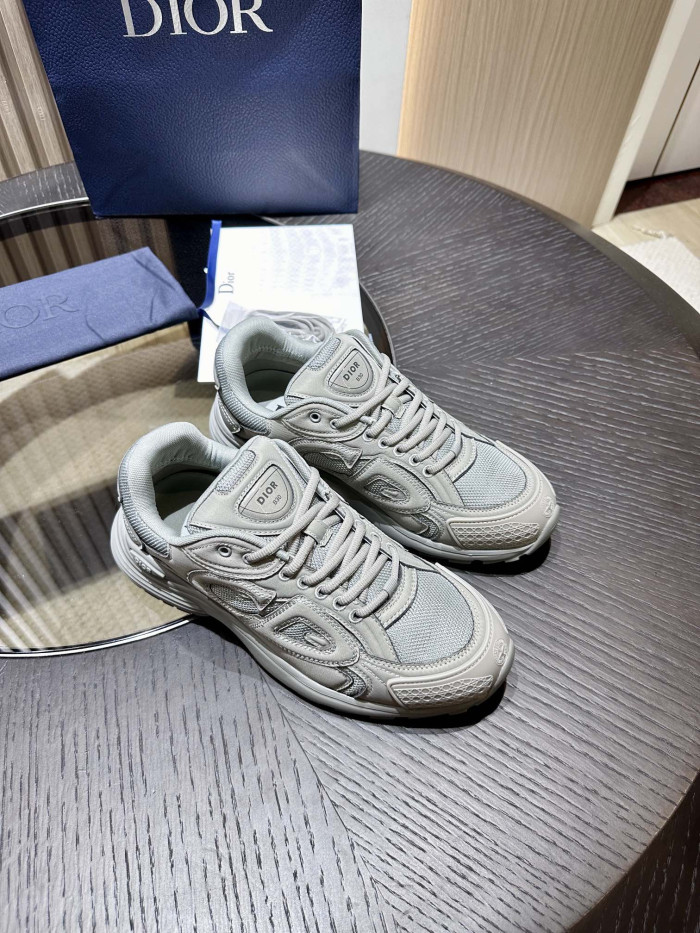 DR B30 Sneakers