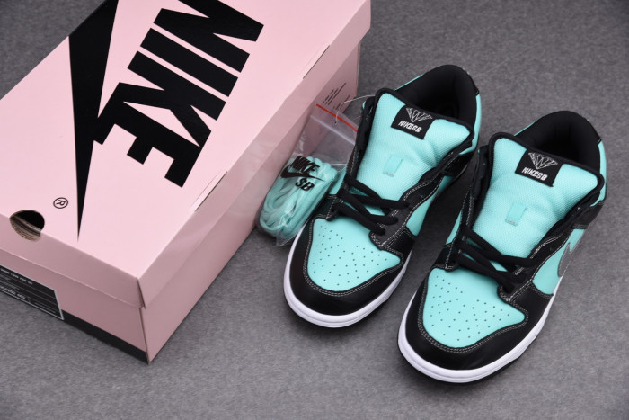 nike dunk sb low diamond S*pply co. "t*f*ny" 304292-402