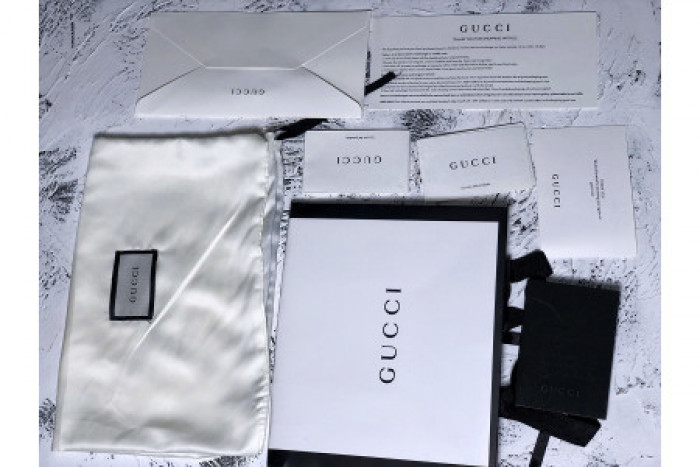 GUCC 2019 SS SNEAKERS 548637 DRW00 1000