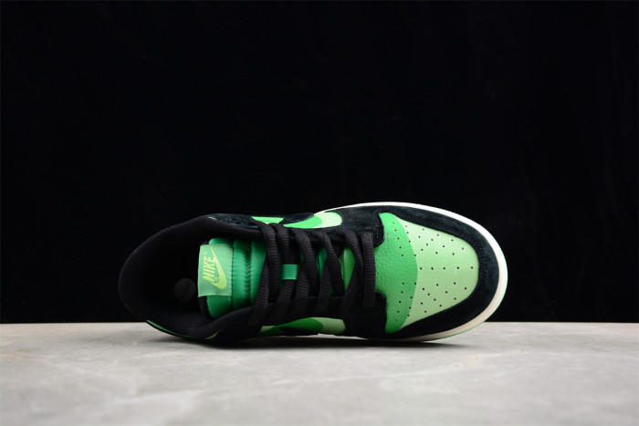 The Powerpuff Girls x Nk SB Dunk Low GP5532-062